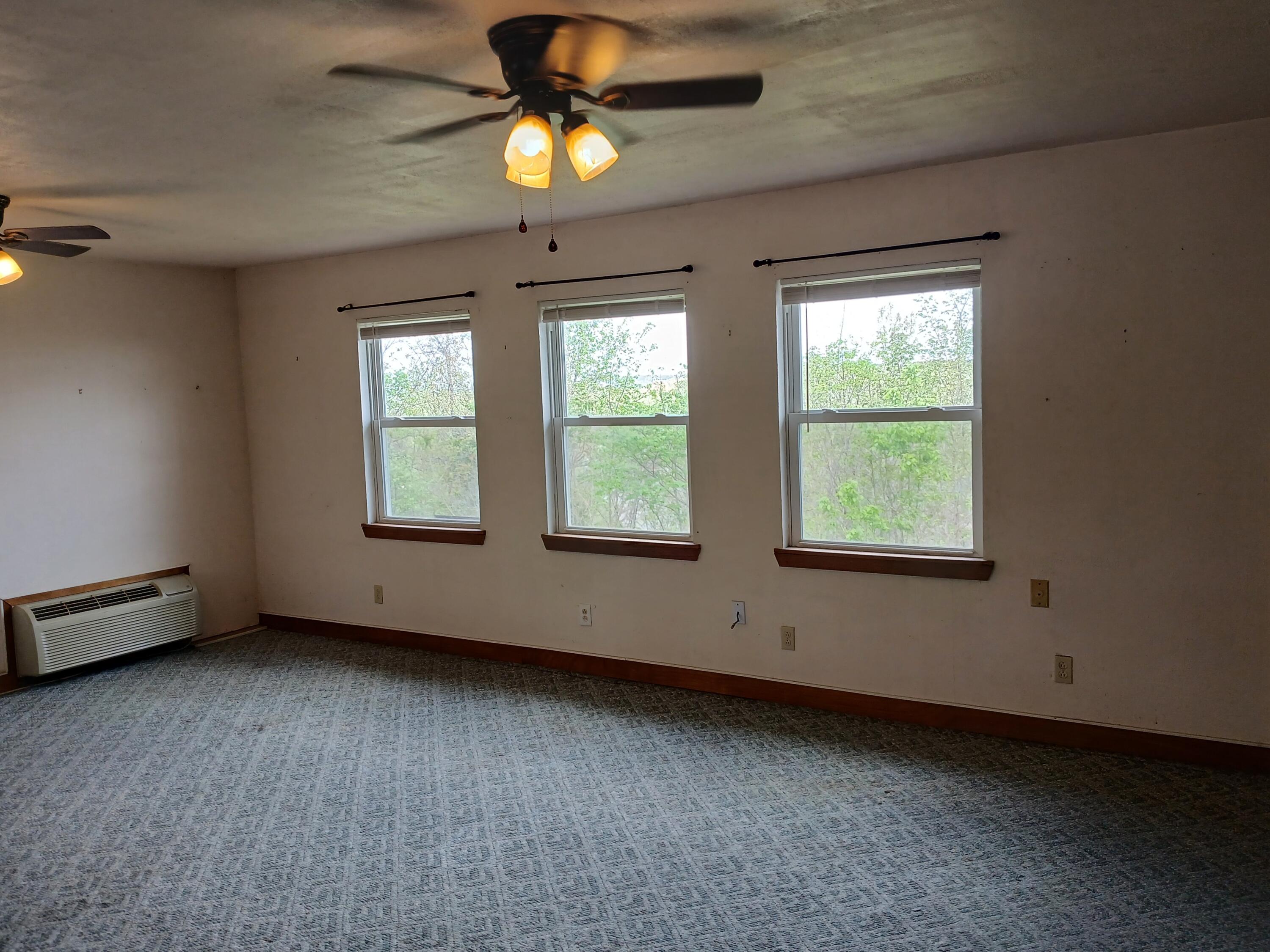 Photo 9 - Residential for sale – 17572  Snowcap   Warsaw, MO
