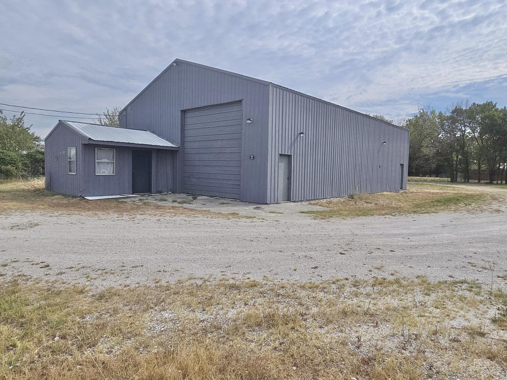 Commercial Sale for sale – 9741  Gateway Drive  Neosho, MO