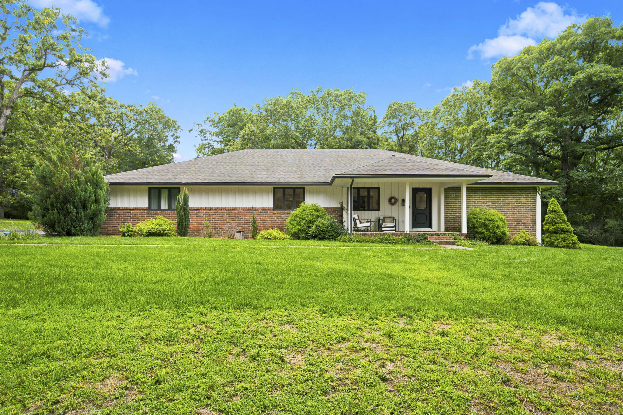 Photo 2 - Residential for sale – 2956 S Roth Oaks Avenue  Springfield, MO