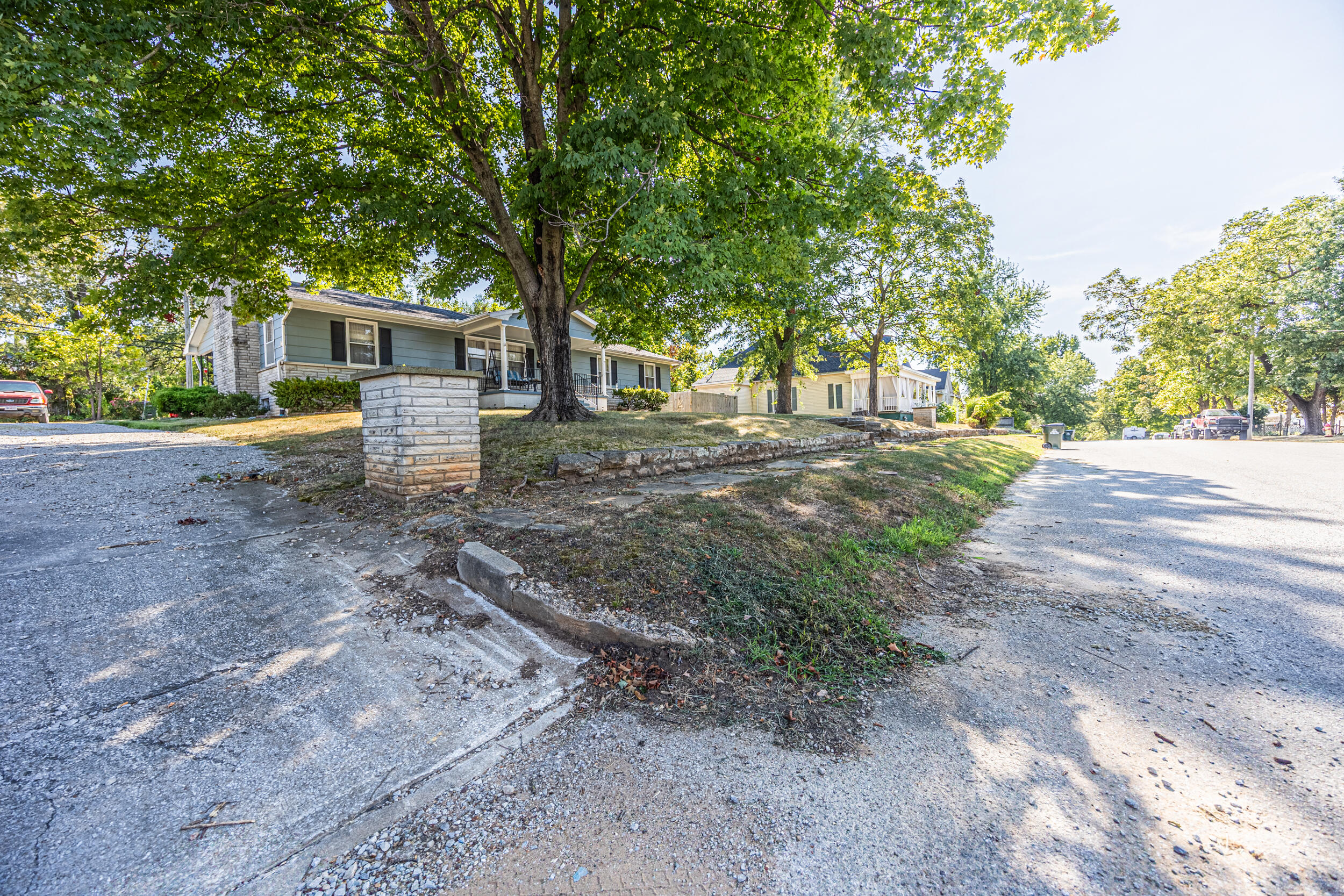Photo 5 - Residential for sale – 108 W Hickory Street  El Dorado Springs, MO