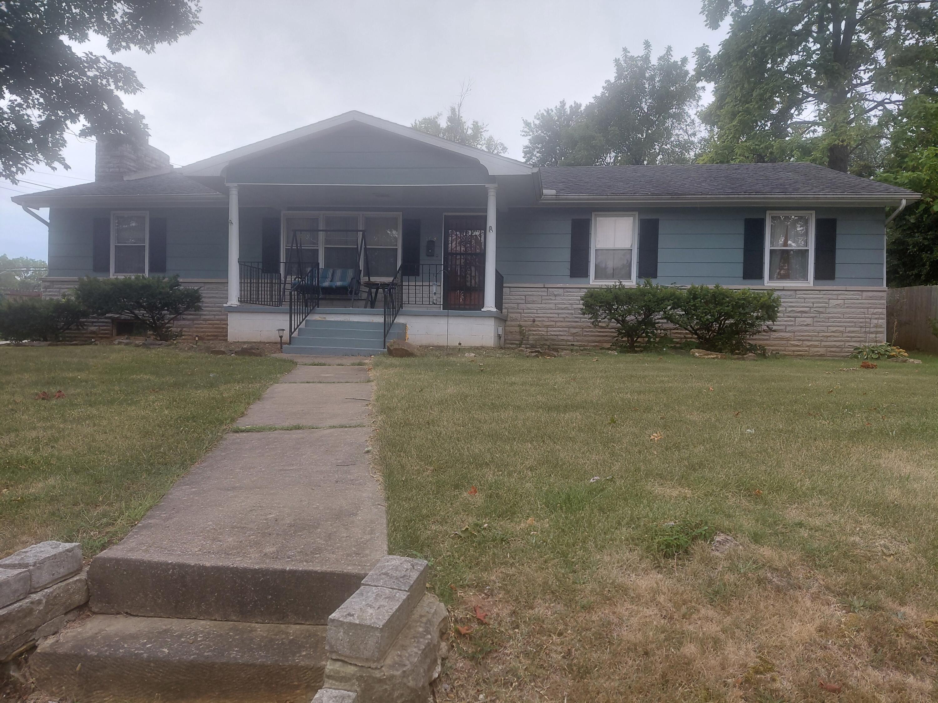 Photo 2 - Residential for sale – 108 W Hickory Street  El Dorado Springs, MO