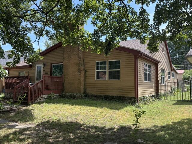 Photo 2 - Residential for sale – 126 E Pleasant Street  Aurora, MO