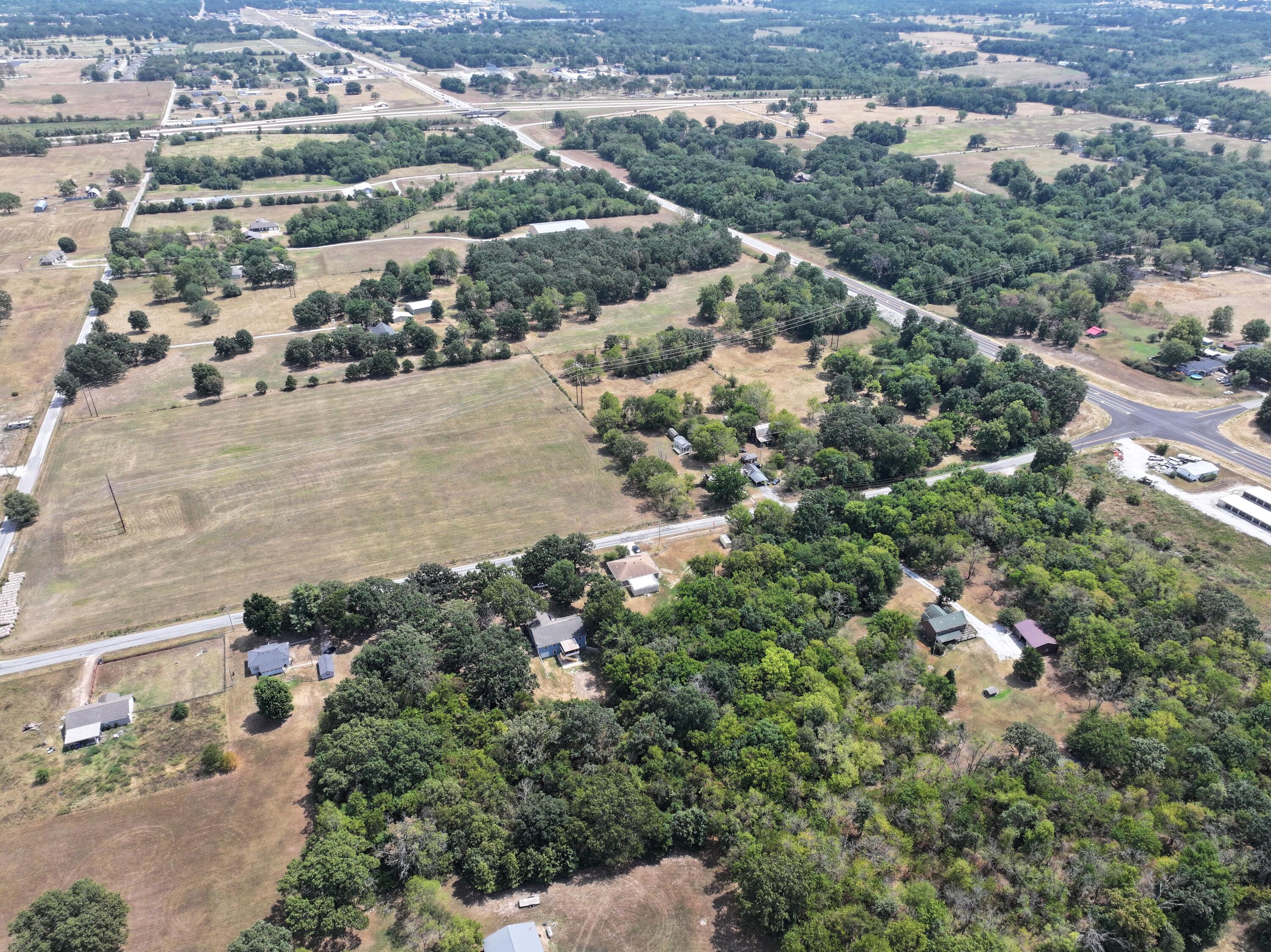 Photo 4 - Residential for sale – 15584  Hammer Road  Neosho, MO