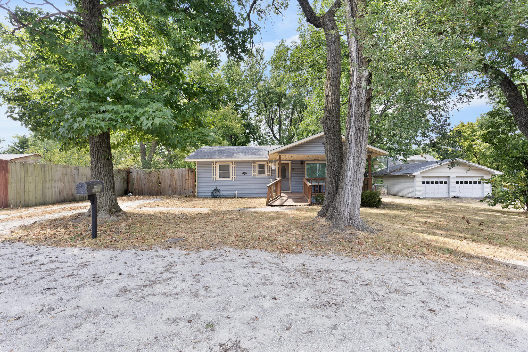 Photo 3 - Residential for sale – 206 N Locust Street  Diamond, MO