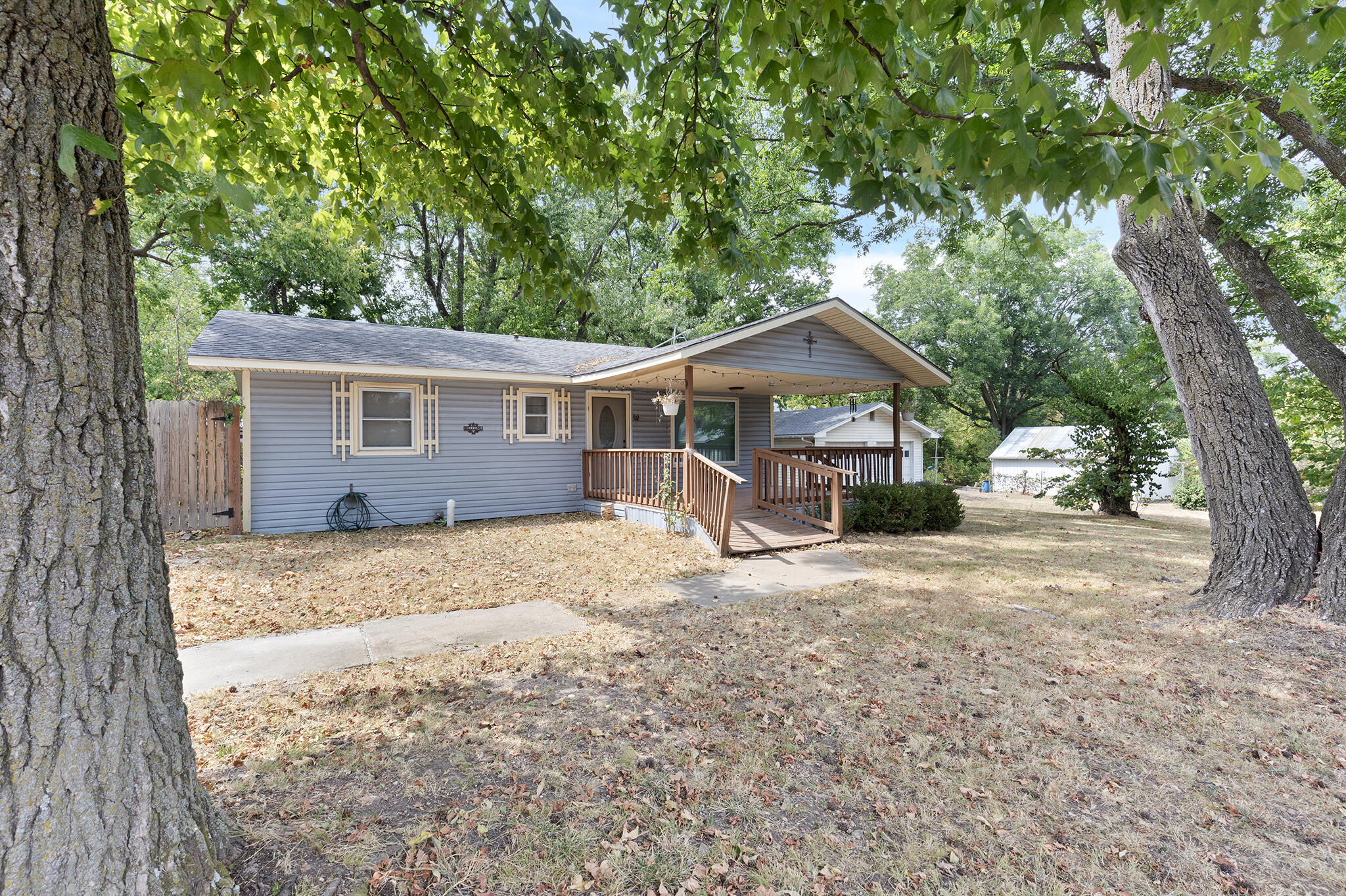 Photo 2 - Residential for sale – 206 N Locust Street  Diamond, MO