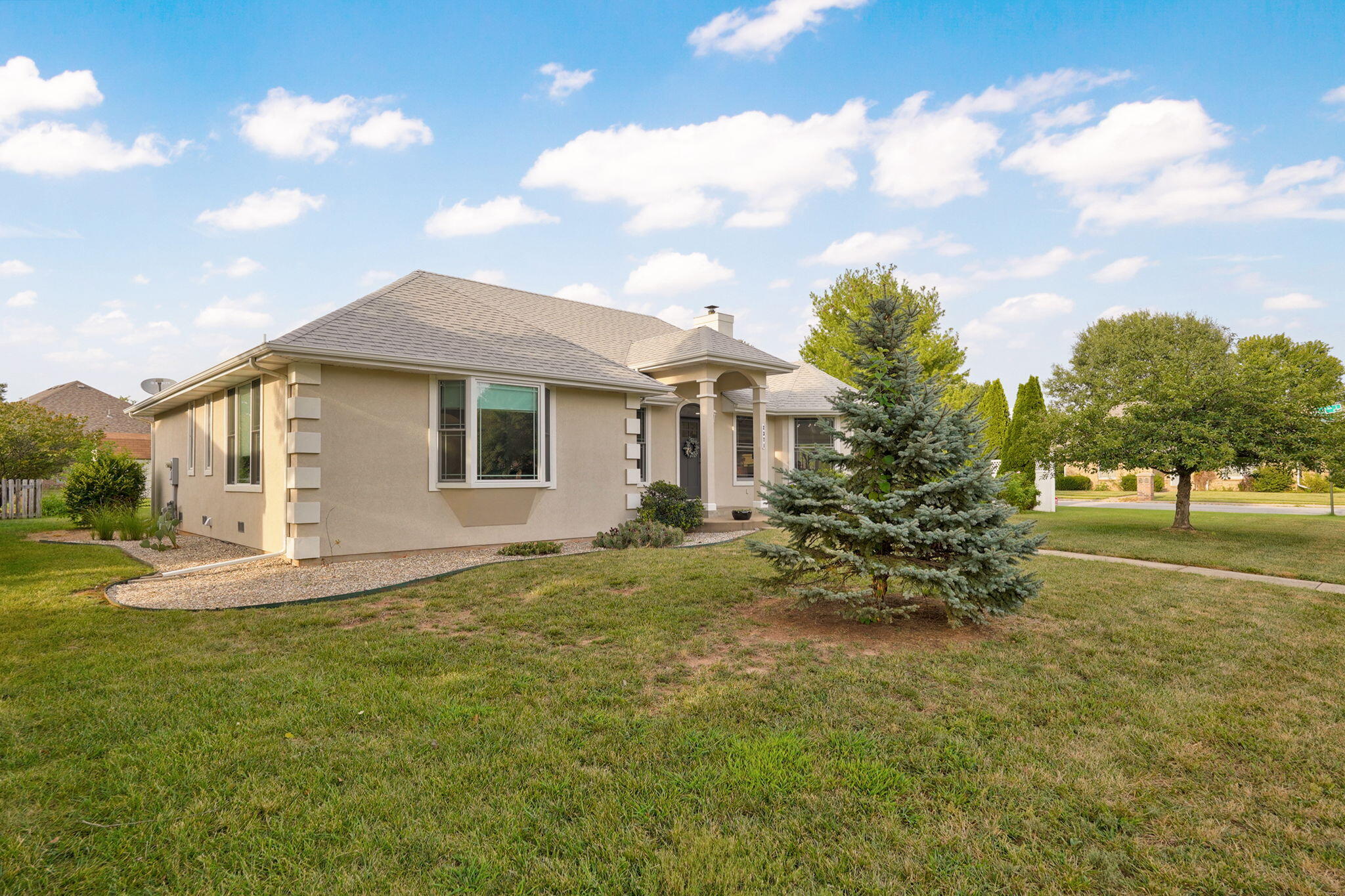Photo 2 - Residential for sale – 2371 W Allen Drive  Springfield, MO