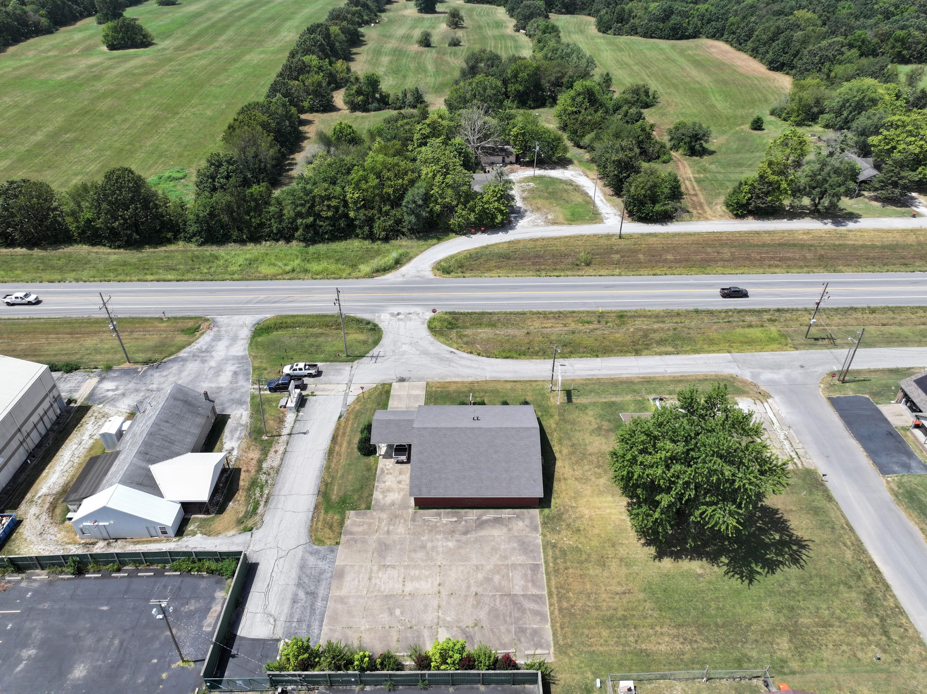 Photo 4 - Commercial Sale for sale – 130 N Roy Hill Boulevard  Goodman, MO