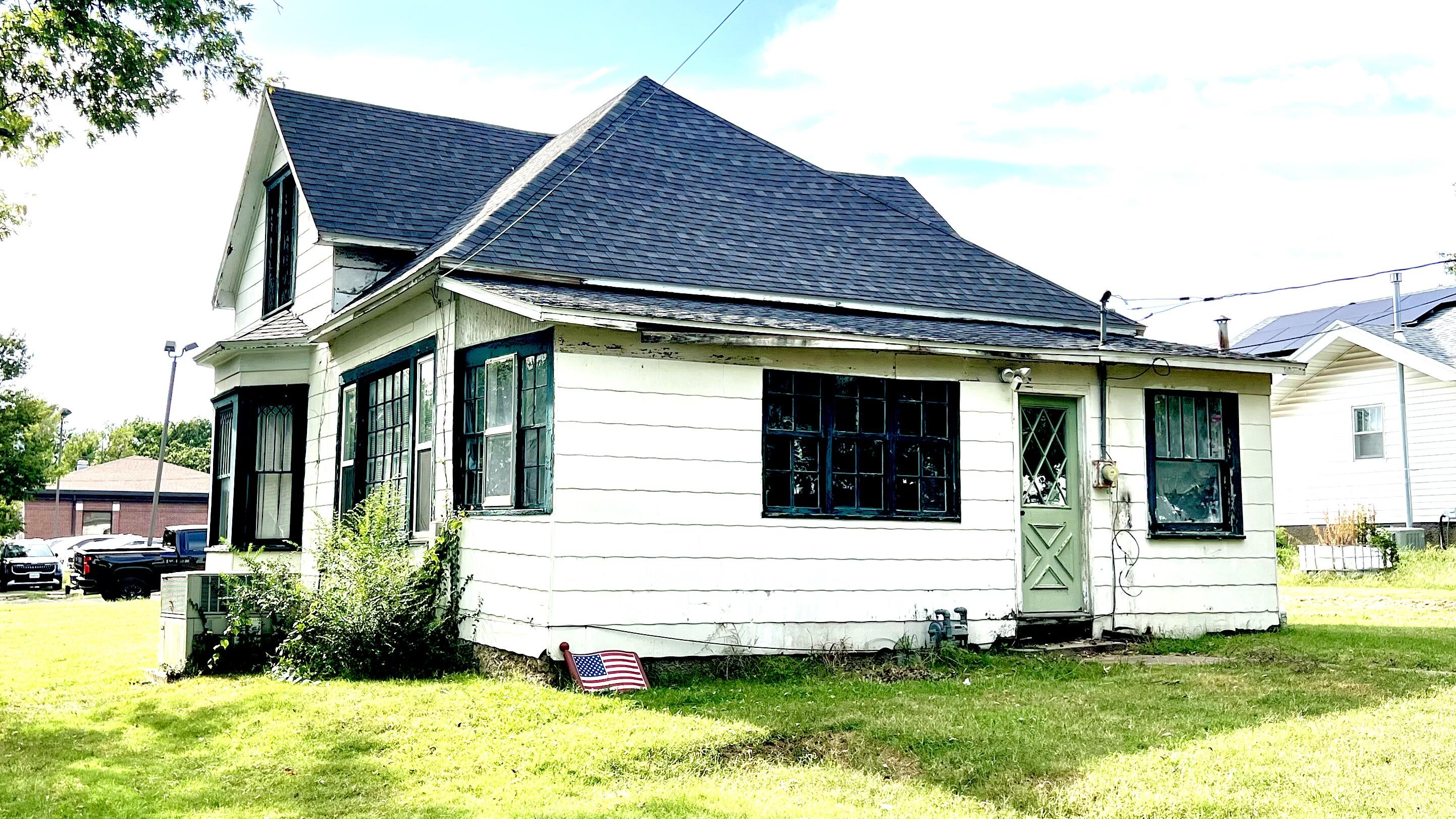 Photo 3 - Residential for sale – 717  Euclid Avenue  Monett, MO
