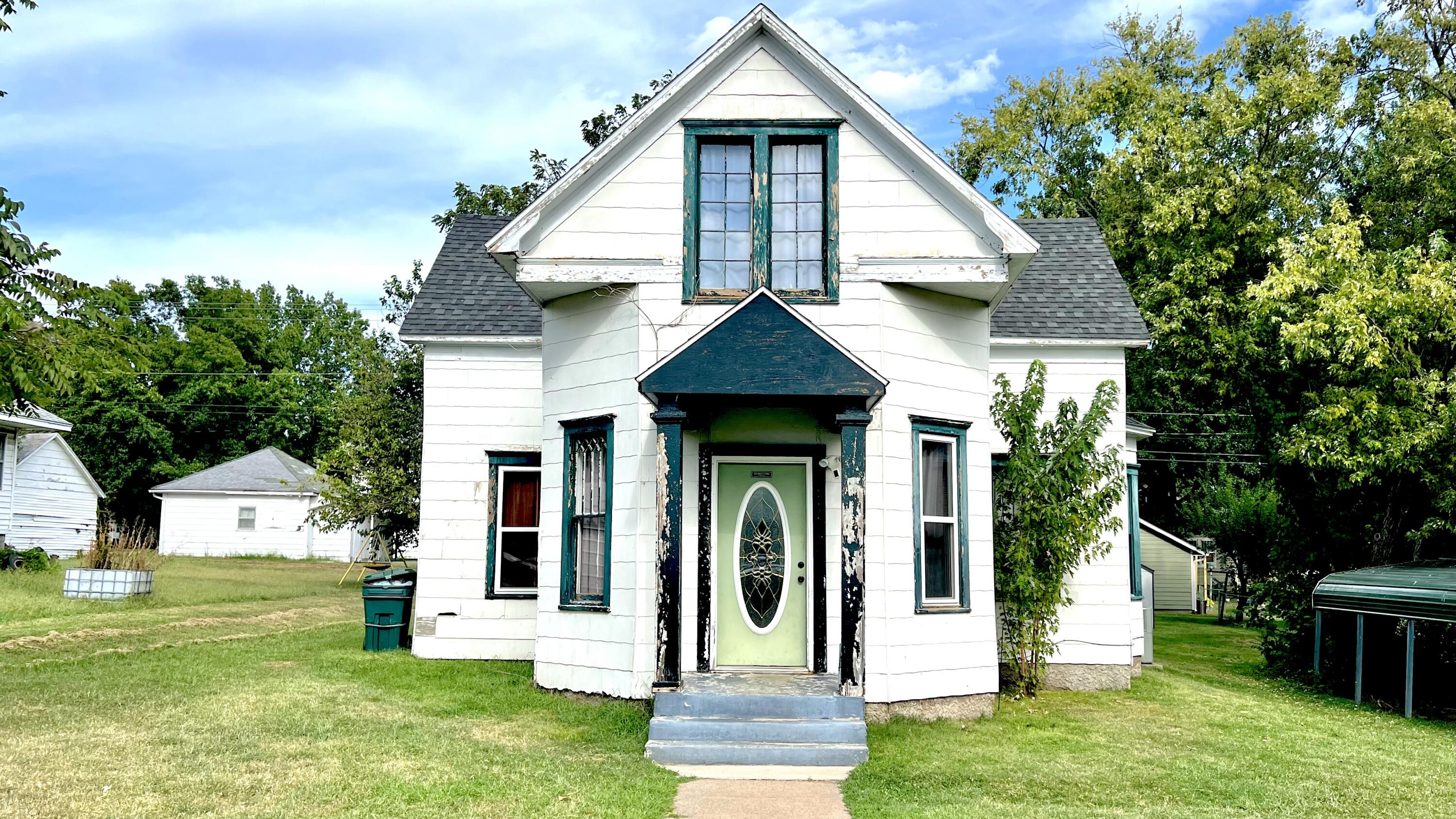 Photo 2 - Residential for sale – 717  Euclid Avenue  Monett, MO