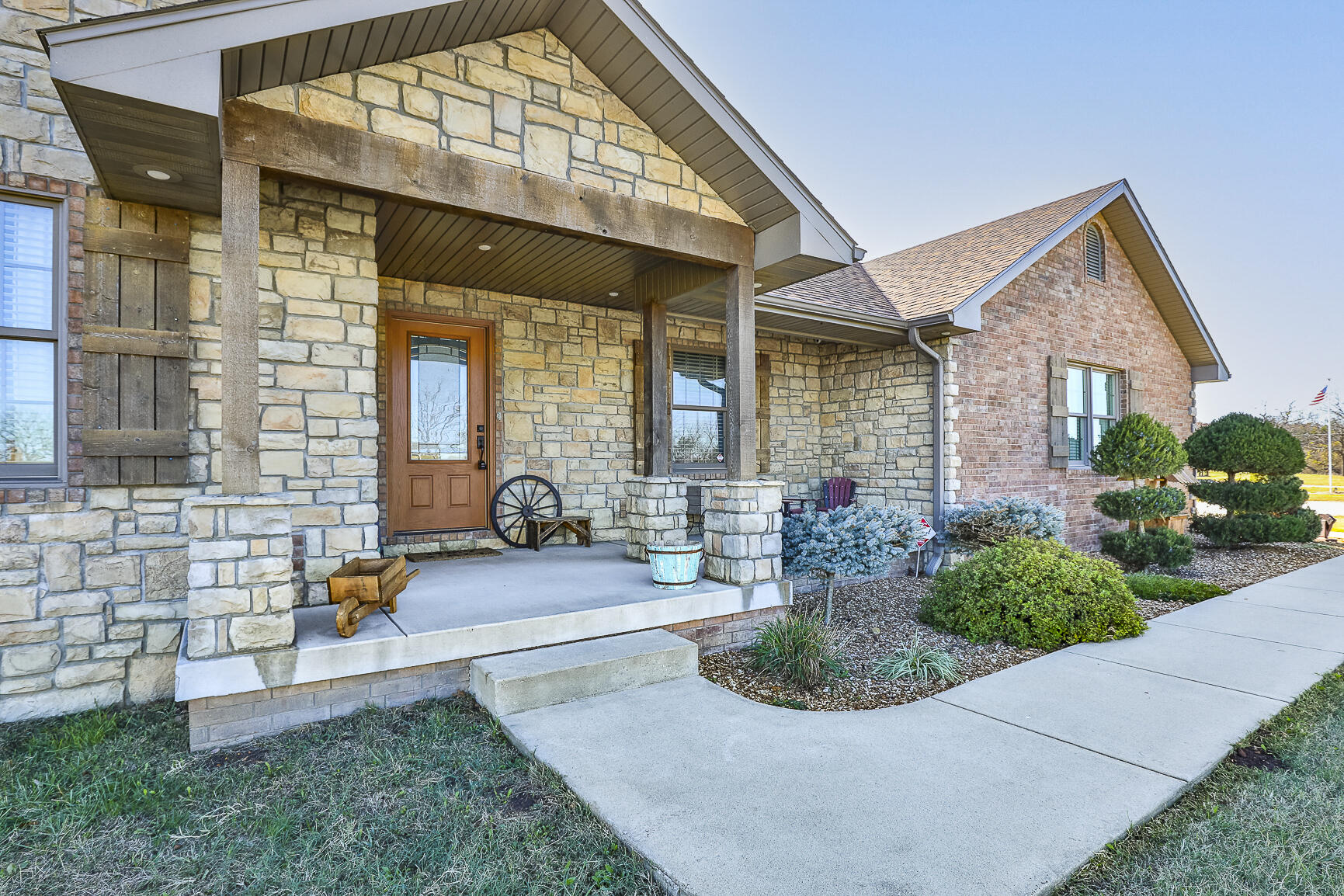 Photo 5 - Residential for sale – 1558 E 432nd Road  Bolivar, MO