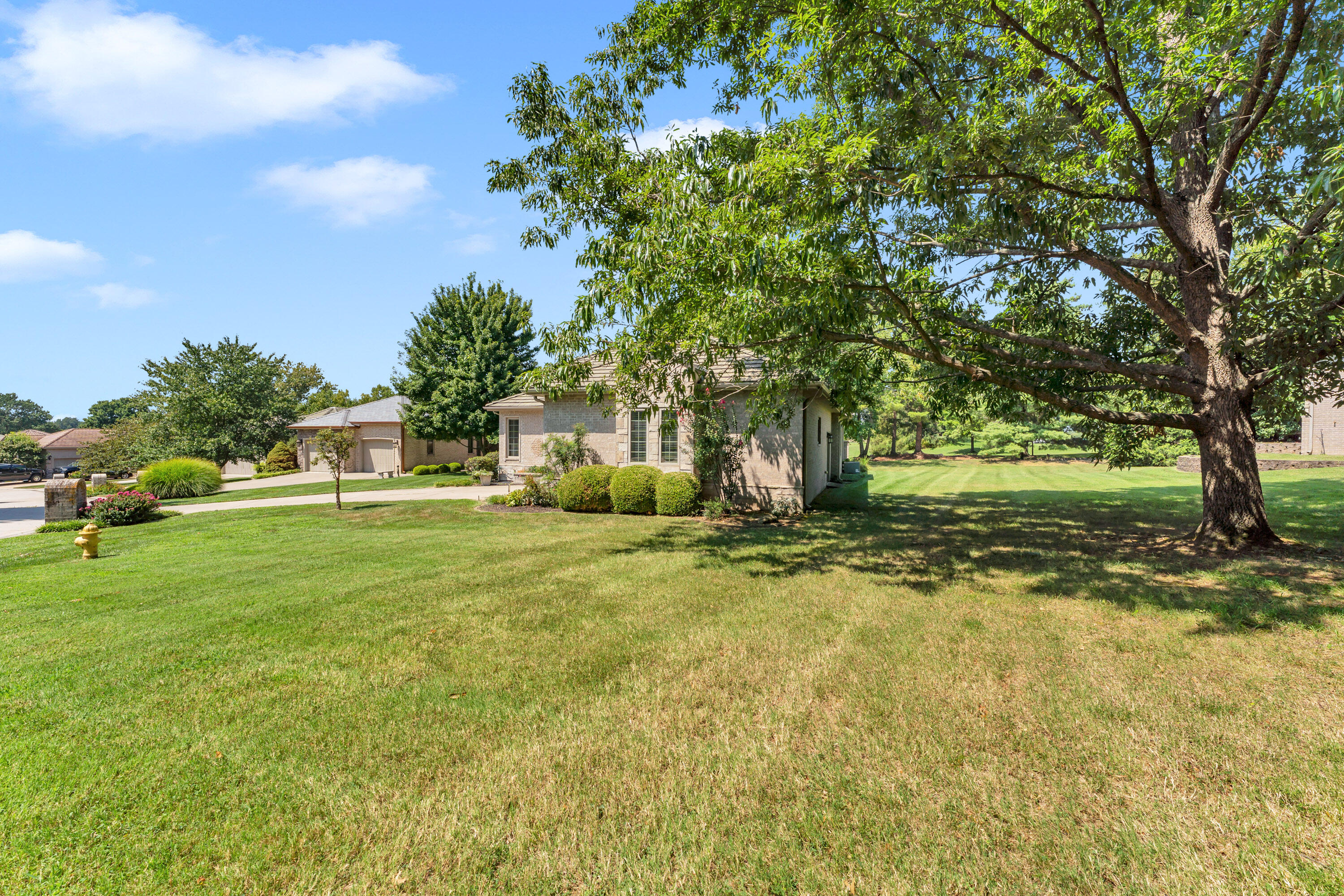 Photo 4 - Residential for sale – 3901 E Villa Way  Springfield, MO