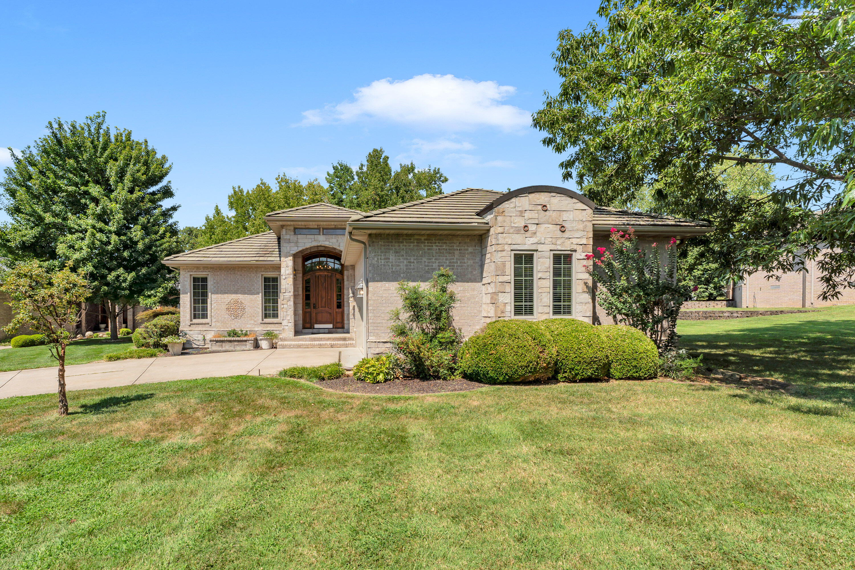Photo 3 - Residential for sale – 3901 E Villa Way  Springfield, MO