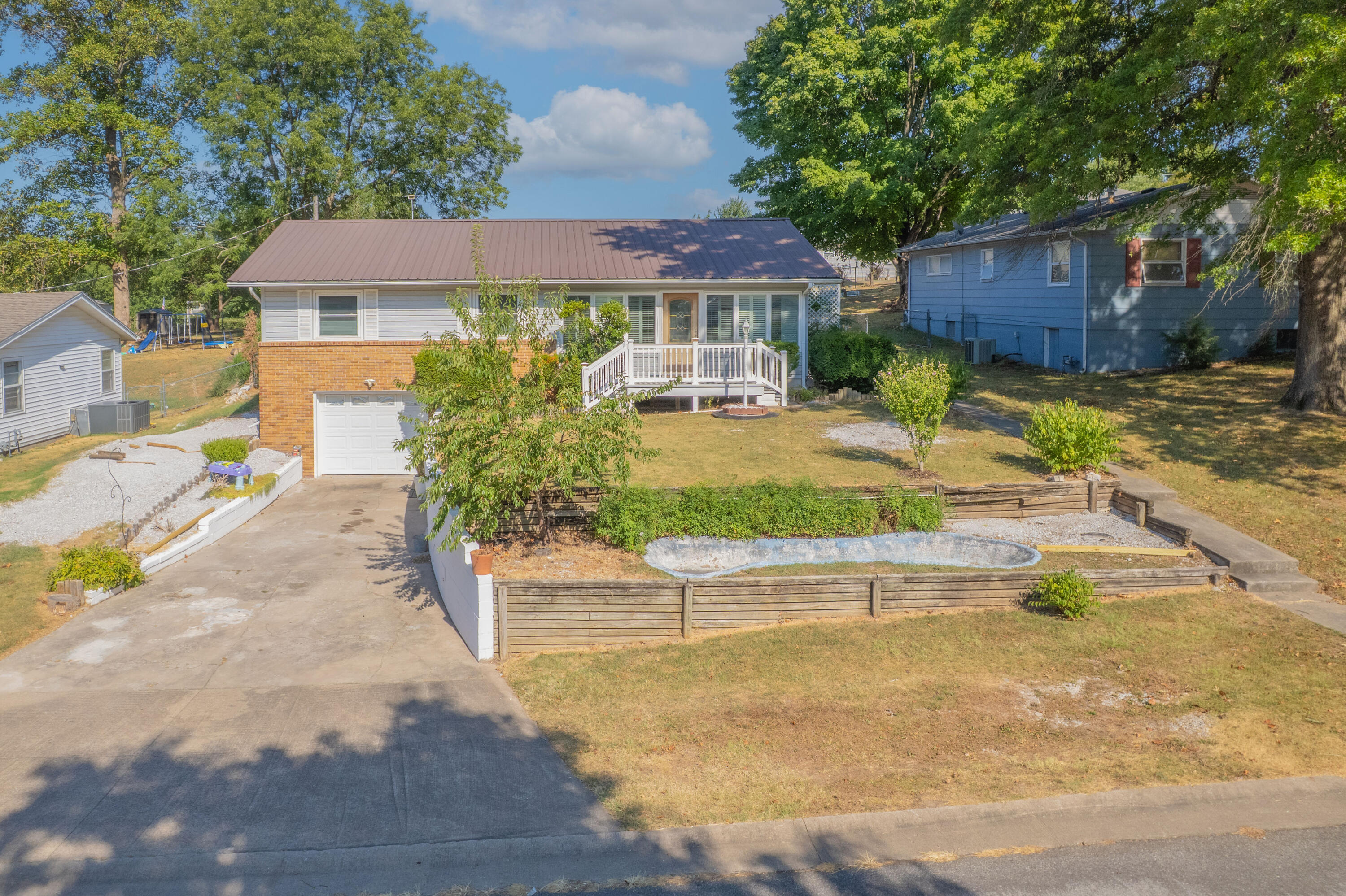 Photo 2 - Residential for sale – 1305  Benton Avenue  Neosho, MO