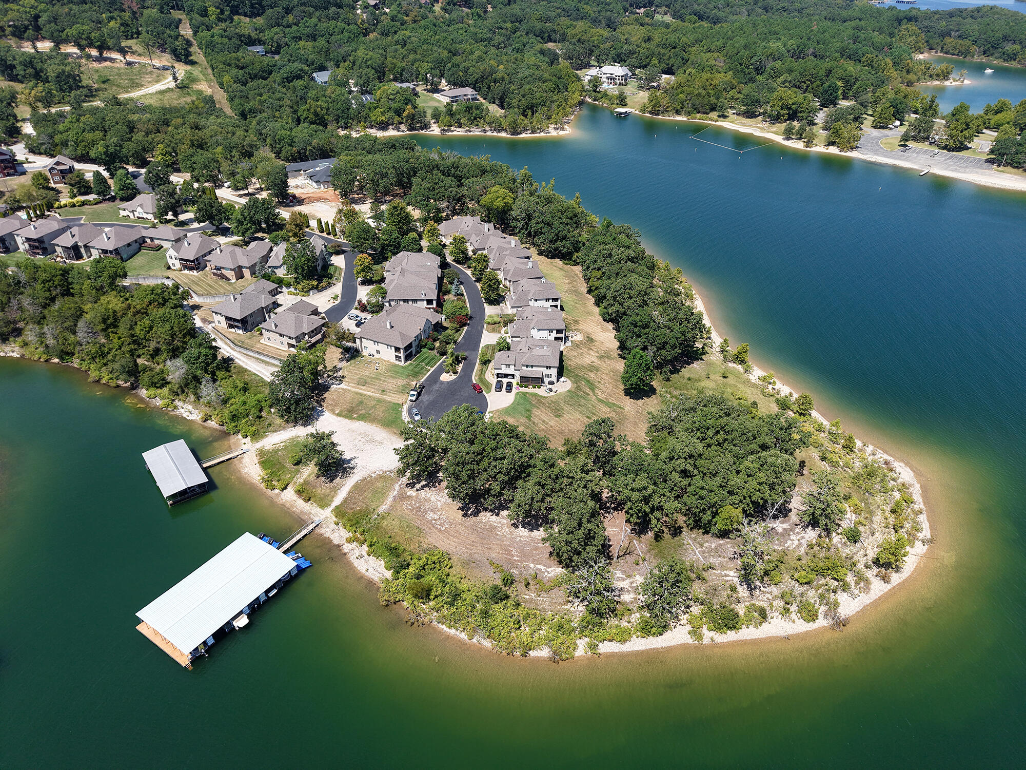Photo 7 - Residential for sale – 117  Grand Cru Landing   Blue Eye, MO