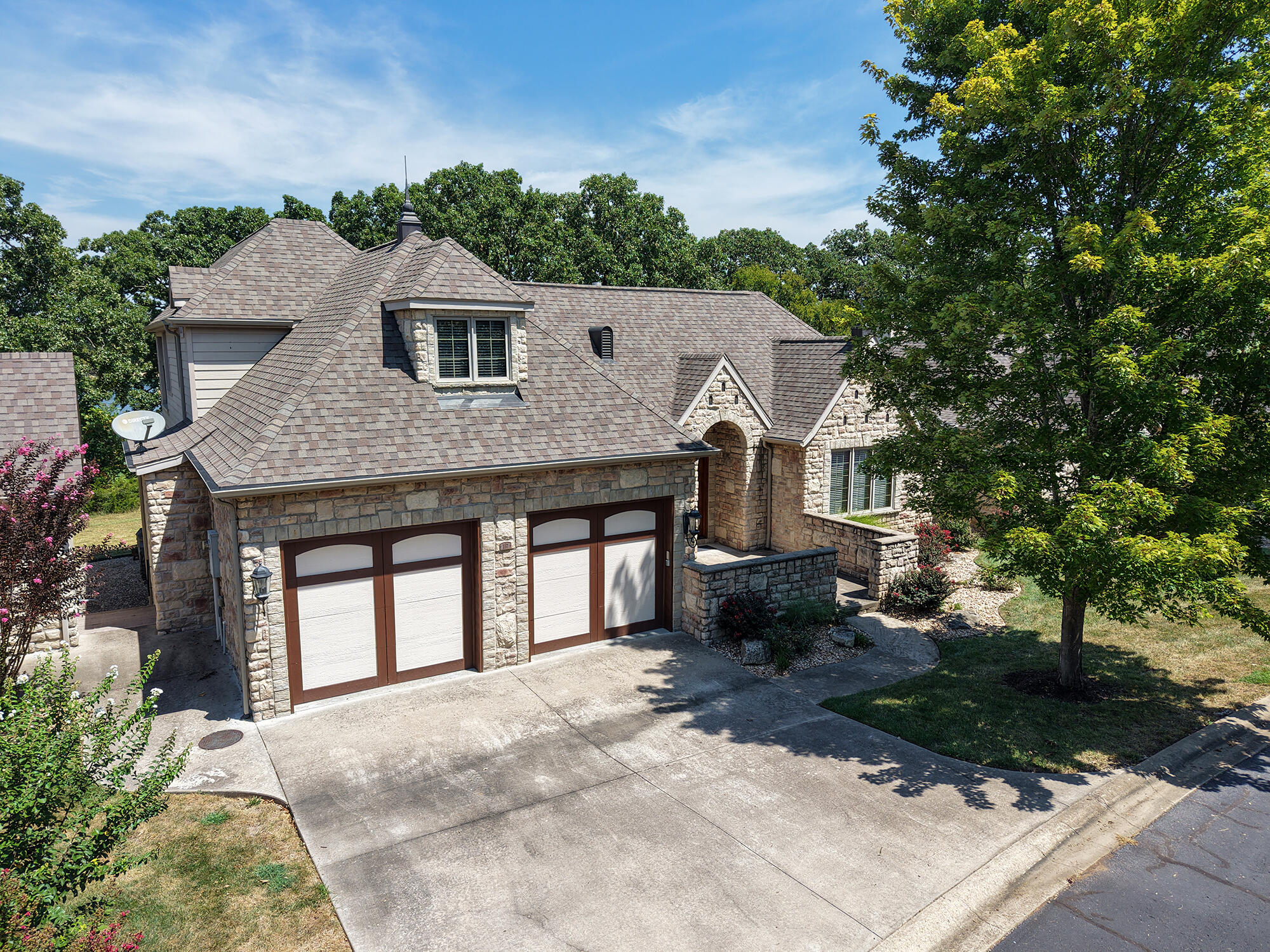 Photo 5 - Residential for sale – 117  Grand Cru Landing   Blue Eye, MO
