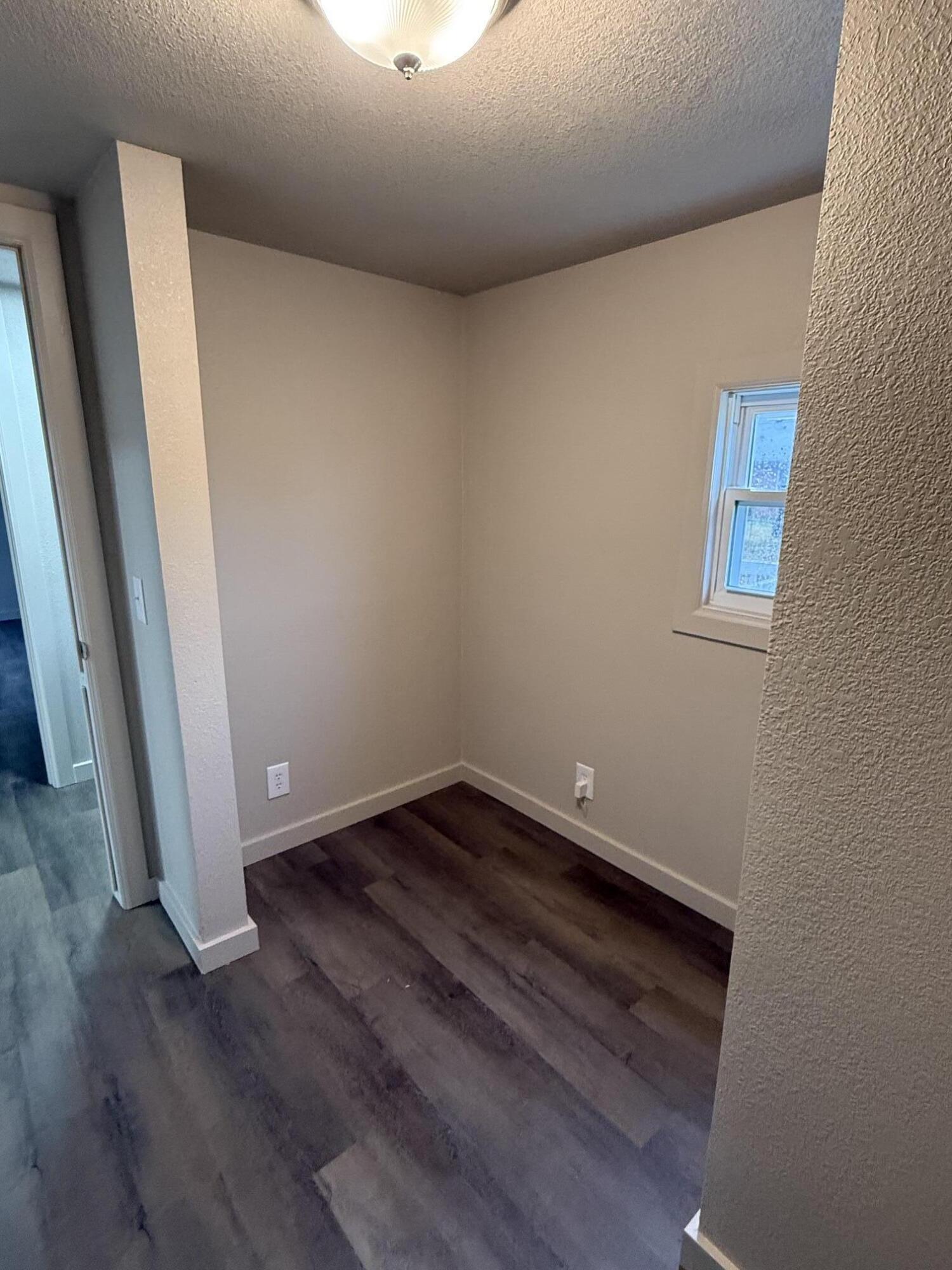 Photo 13 - Residential for sale – 212 E Delta Street  Aurora, MO