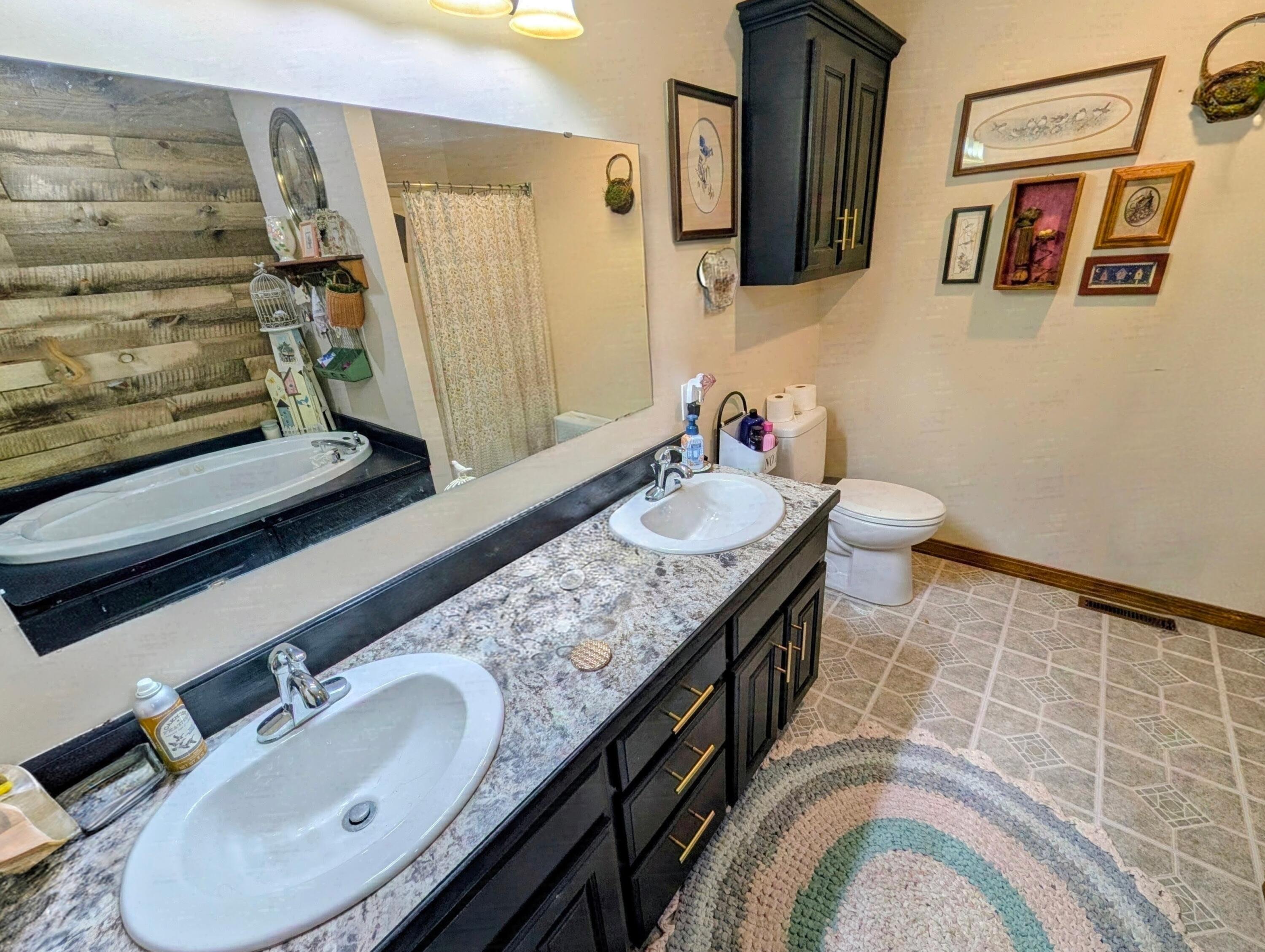 Photo 14 - Residential for sale – 166  Queensberry Road  Branson West, MO