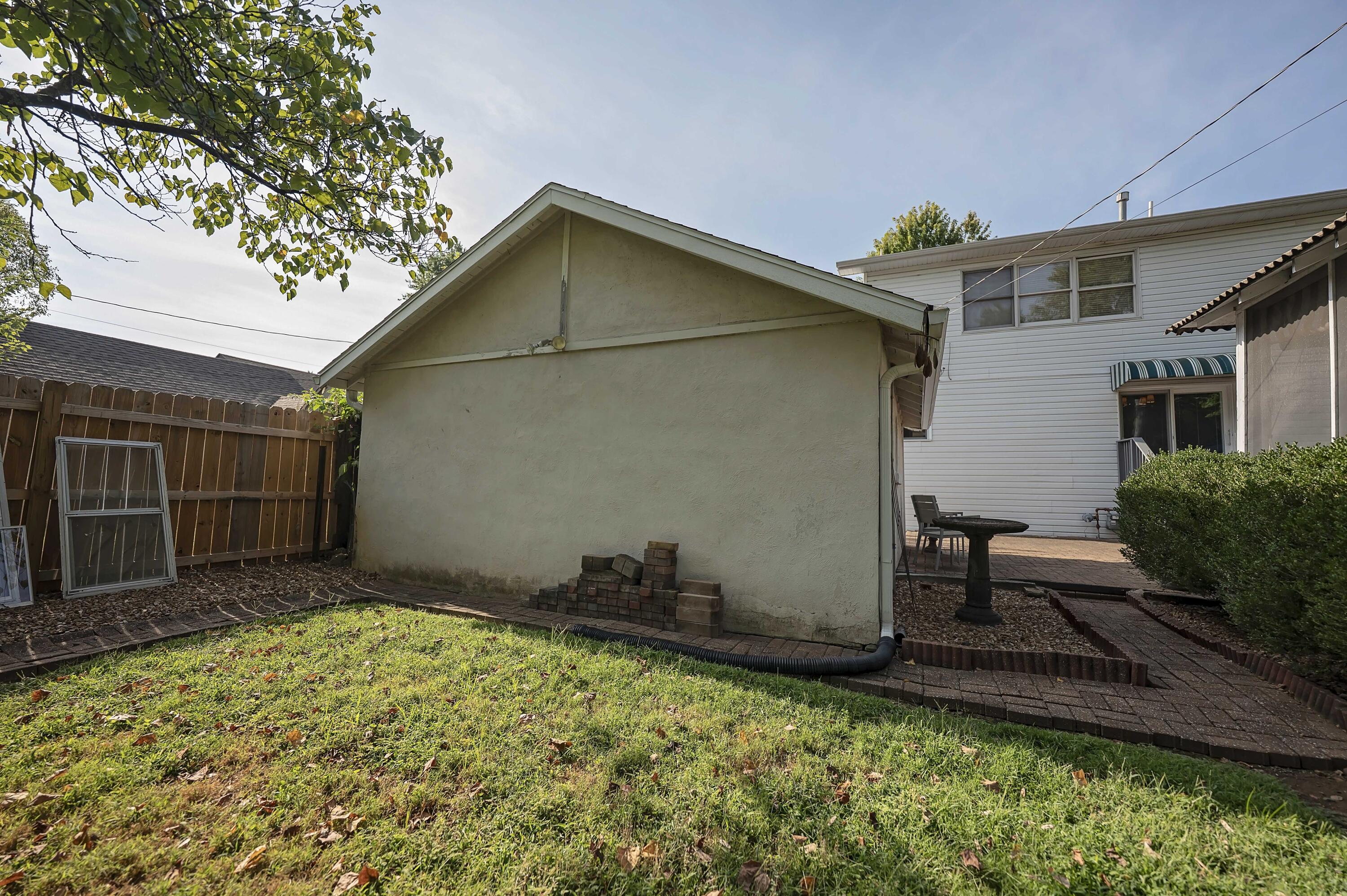Photo 33 - Residential for sale – 1033 E Stanford Street  Springfield, MO