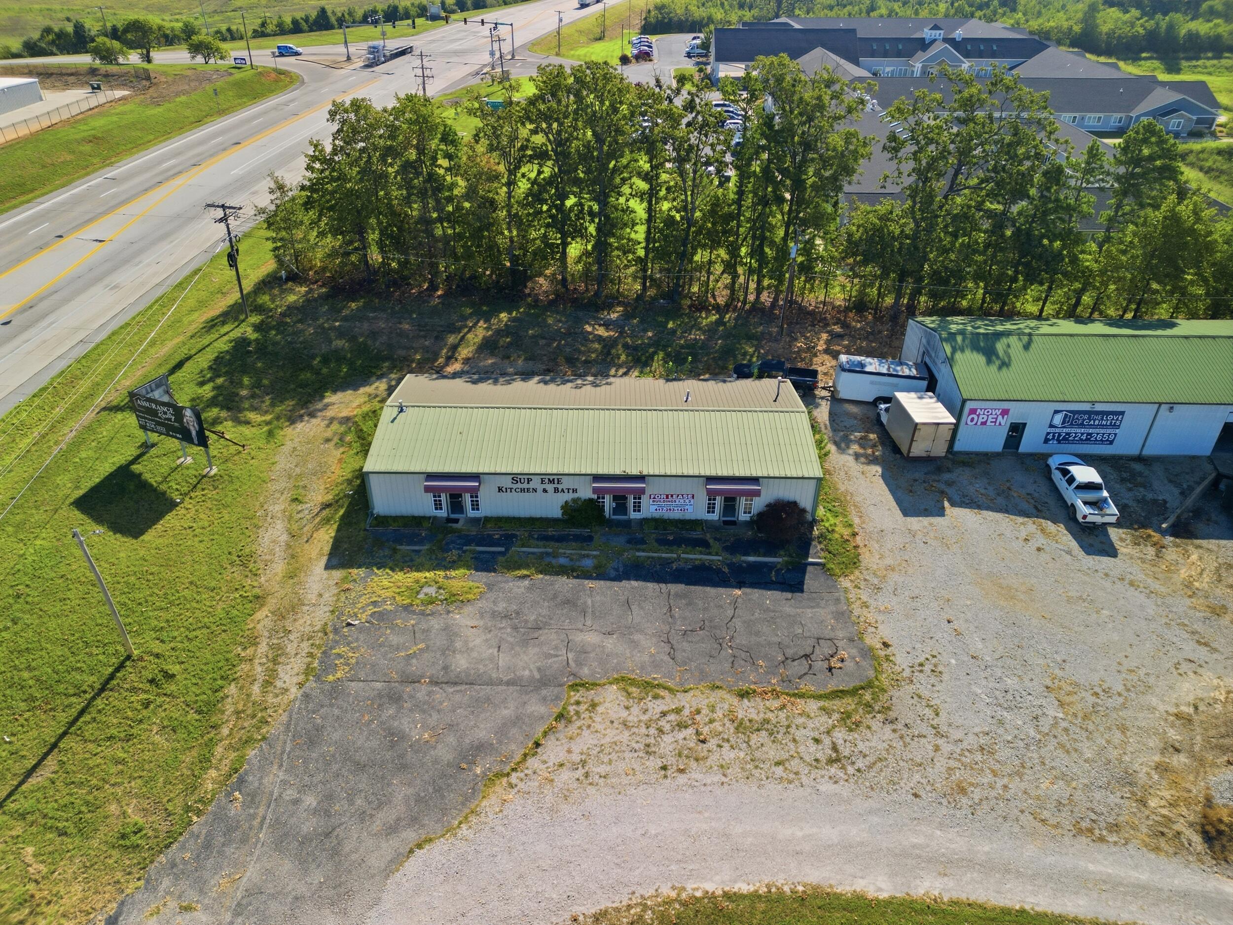 Photo 3 - Commercial Sale for sale – 1398-1402 S Valley Road  West Plains, MO