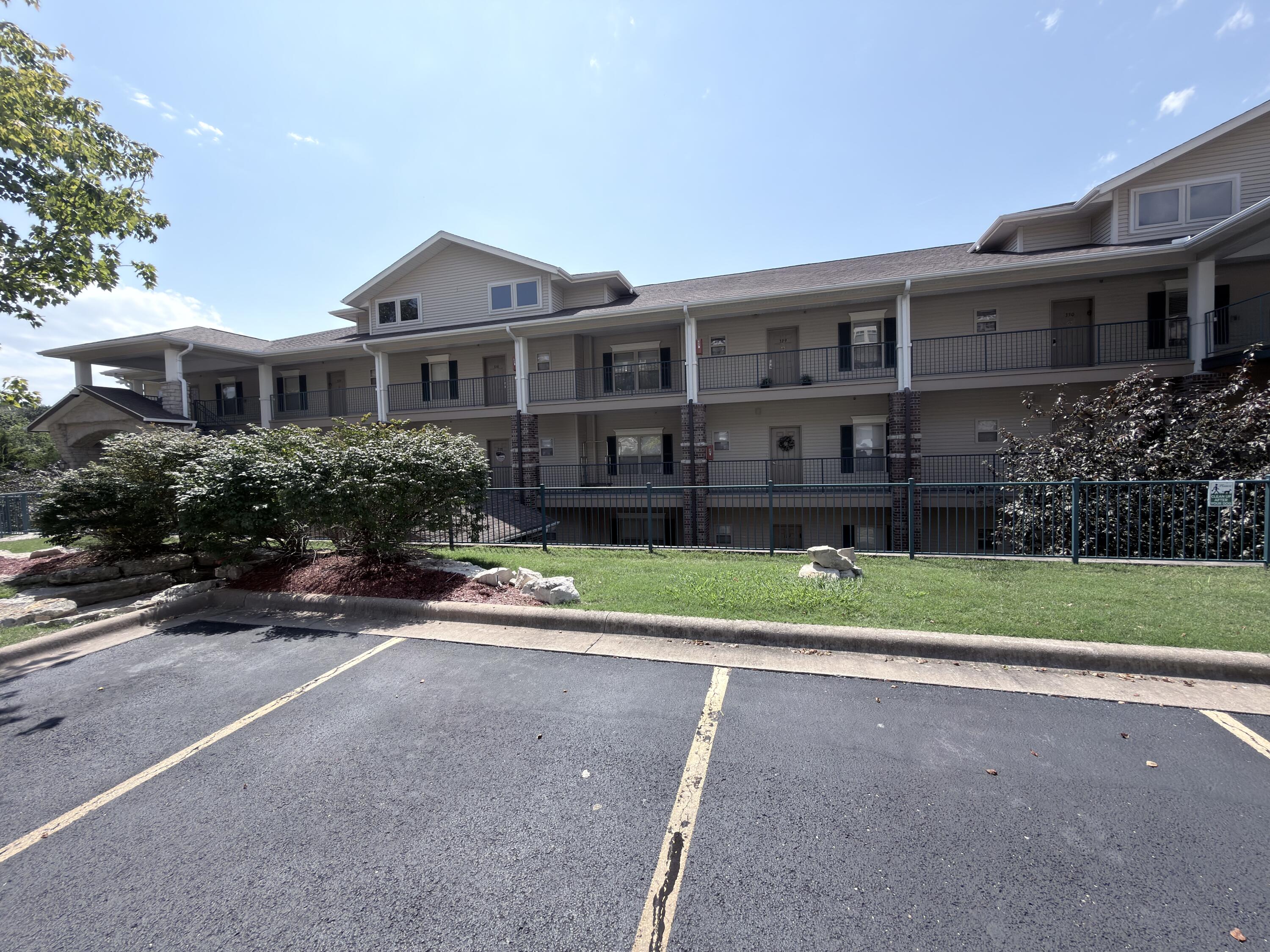 Photo 38 - Residential for sale – 325  Majestic   Branson, MO