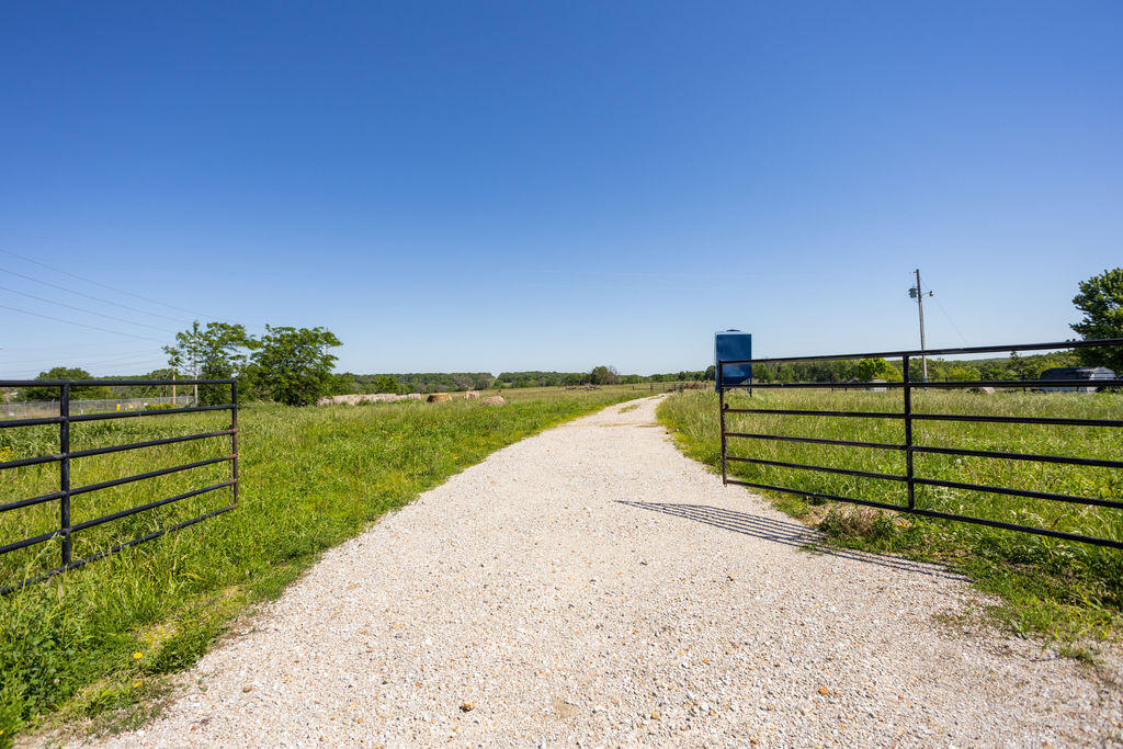 Land for sale – 000  Highway B   Bolivar, MO