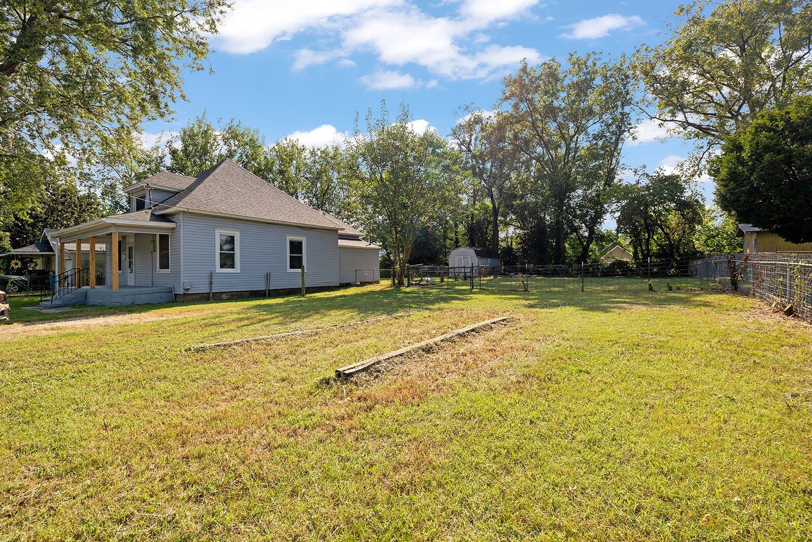 Photo 3 - Land for sale – 1223 N Forest Avenue  Springfield, MO