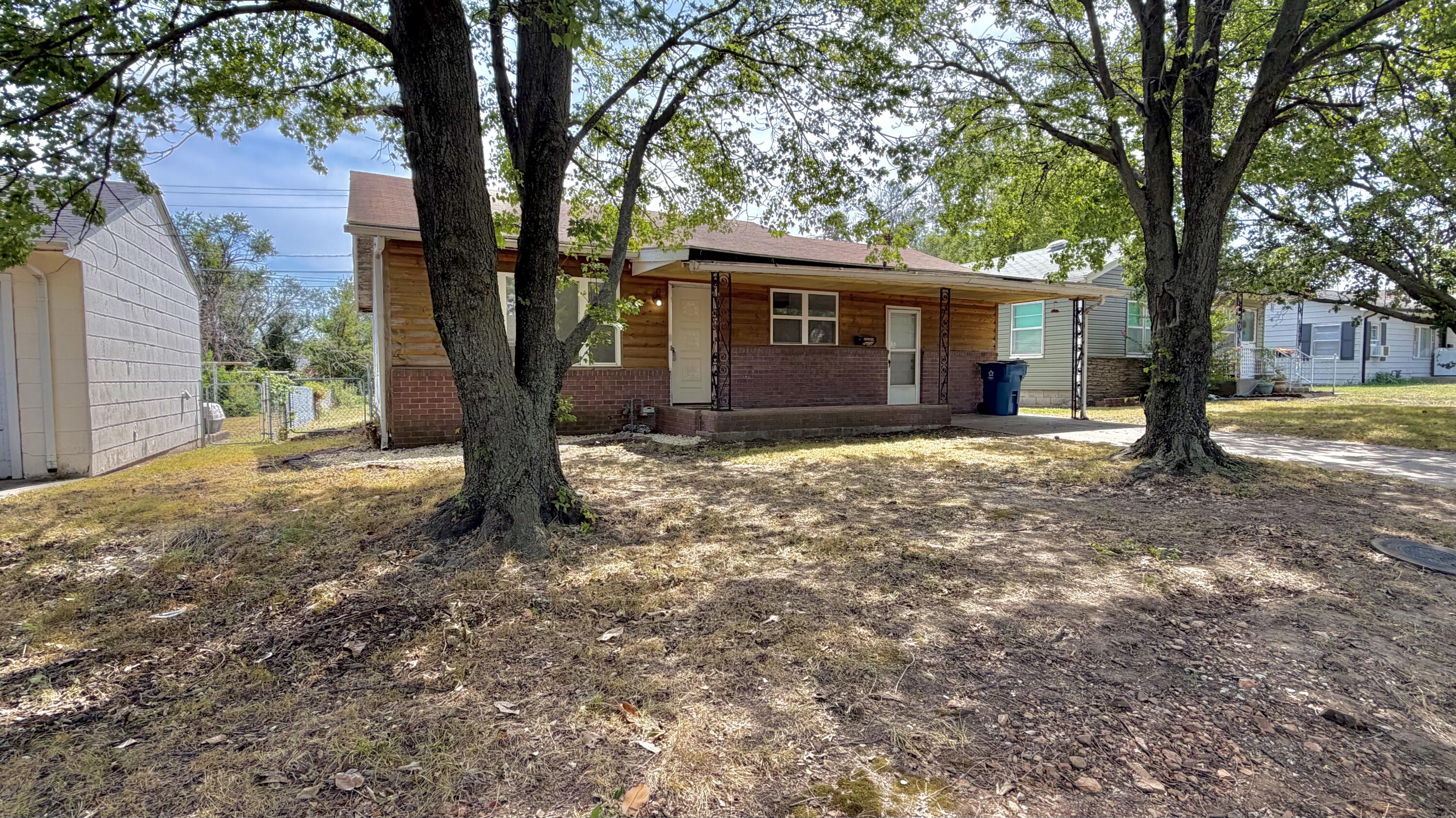 Photo 4 - Residential for sale – 1406 W 5th Street  Joplin, MO