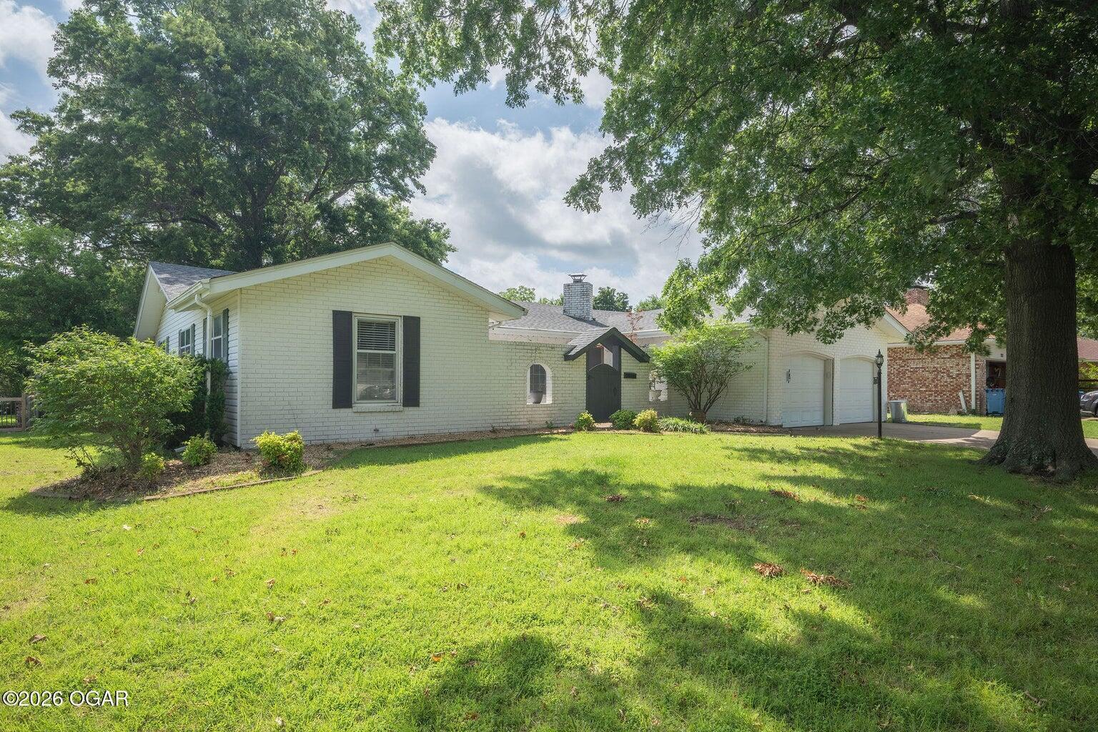 Photo 3 - Residential for sale – 2905 S Illinois Avenue  Joplin, MO