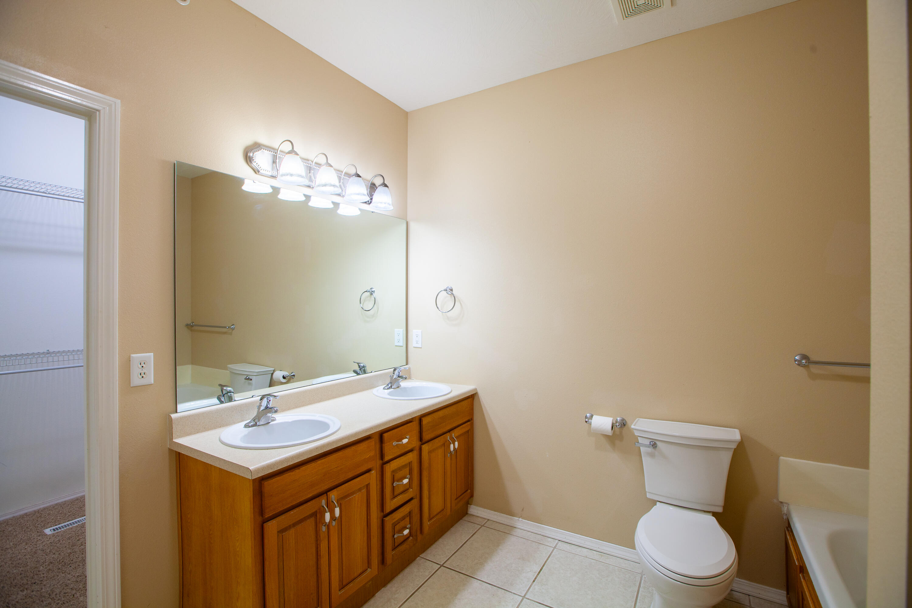 Photo 10 - Residential for sale – 1396 N Sandy Creek Circle  Nixa, MO