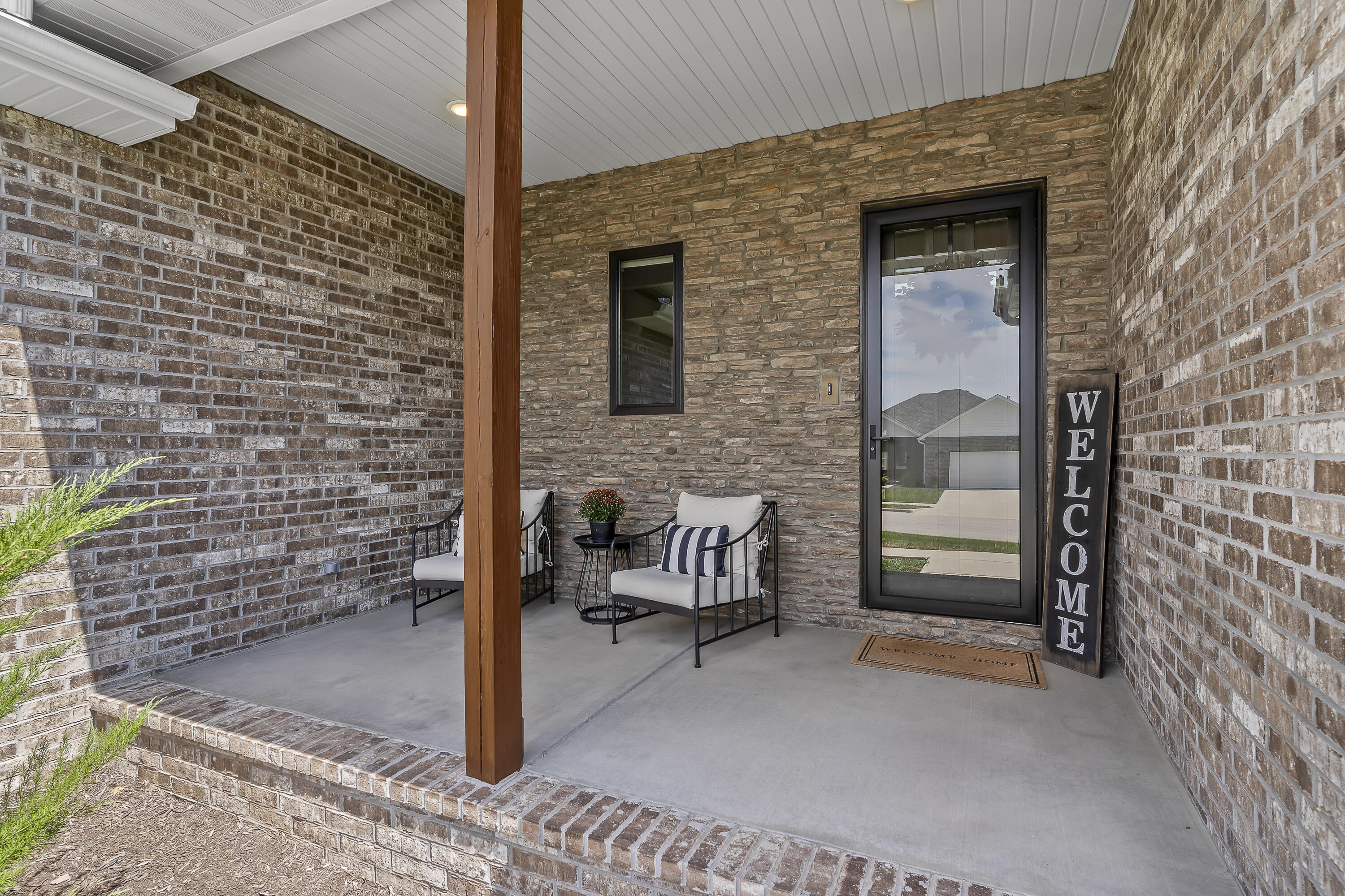 Photo 4 - Residential for sale – 1102 S Strait Avenue  Ozark, MO