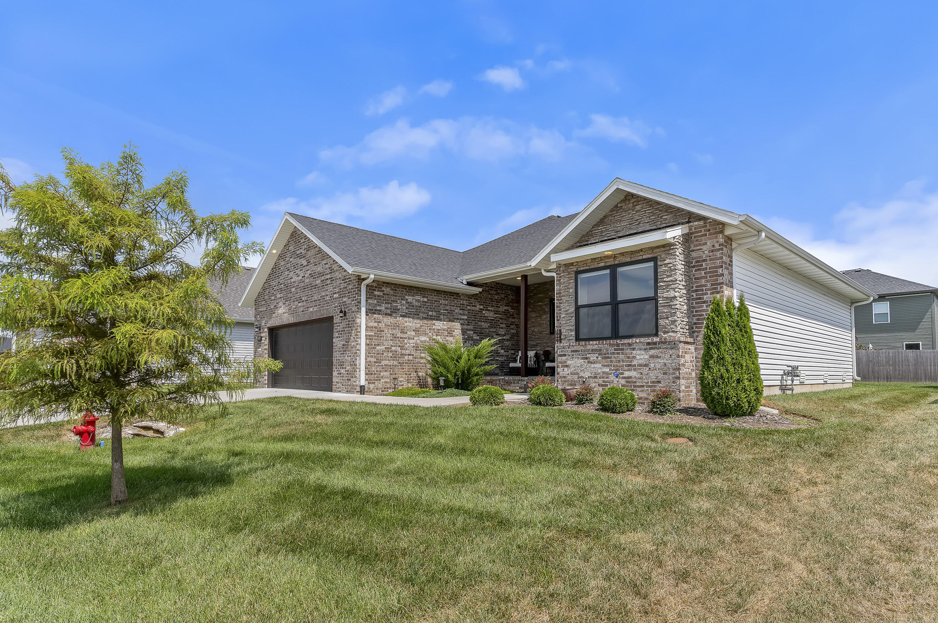 Photo 3 - Residential for sale – 1102 S Strait Avenue  Ozark, MO