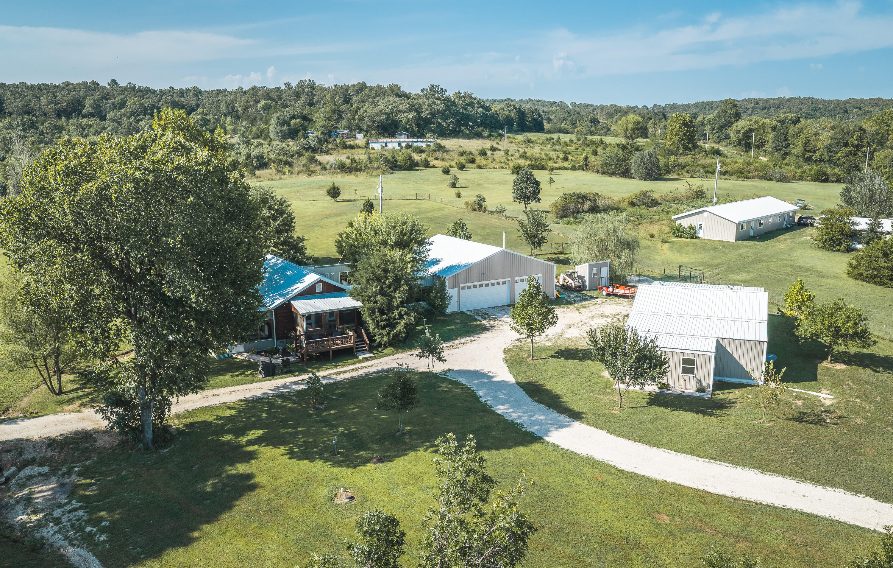 Farm for sale – 81 Meadowlark Road Brumley, MO