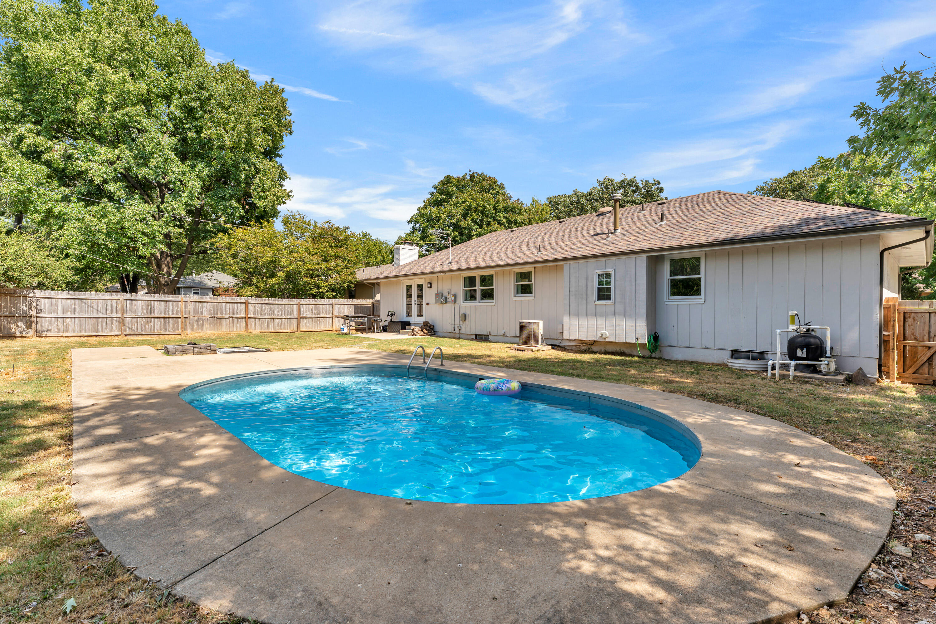 Photo 2 - Residential for sale – 2057 S Wellington Avenue  Springfield, MO