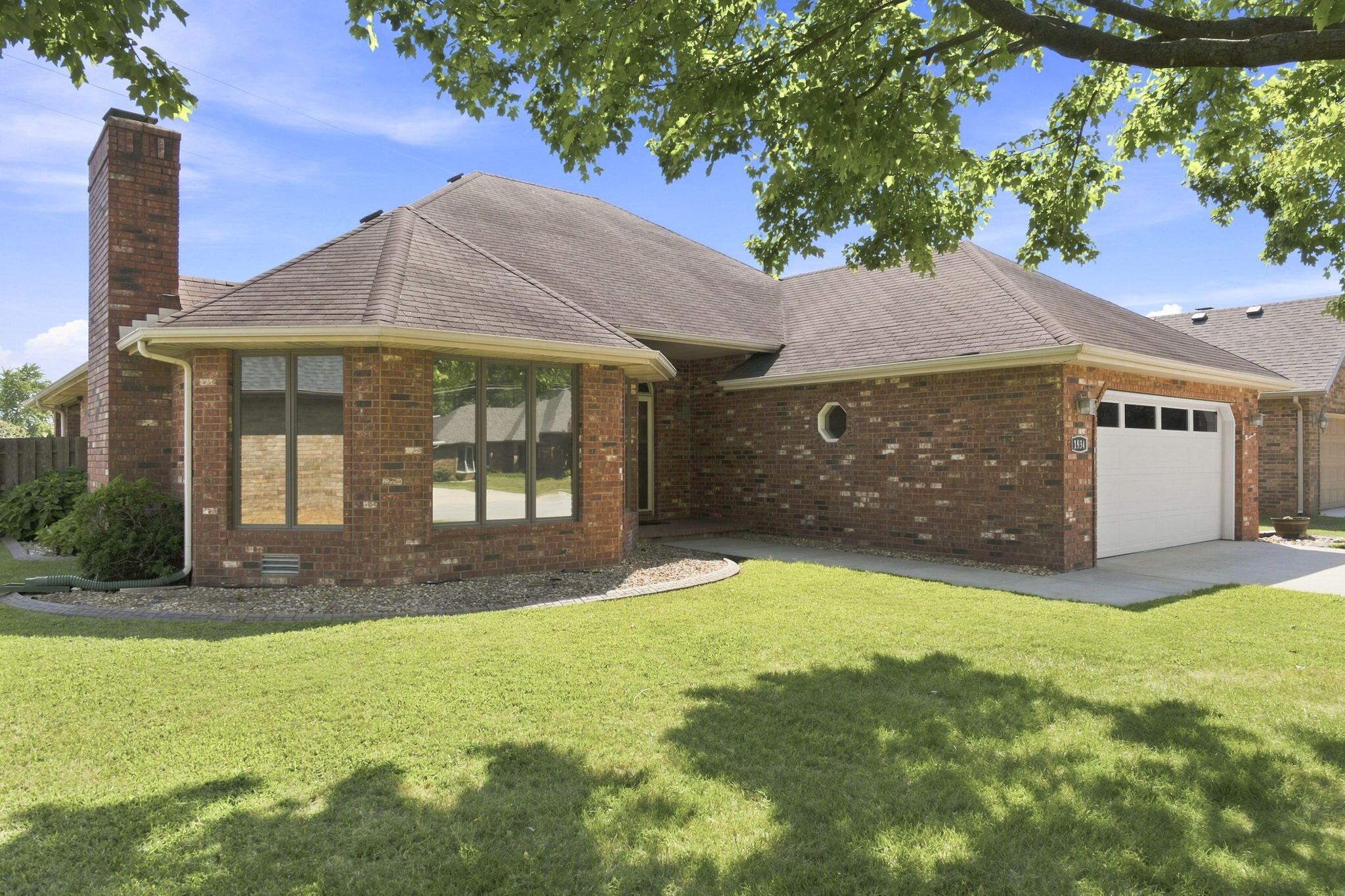 Photo 3 - Residential for sale – 1934 E Ridgewood Drive  Springfield, MO