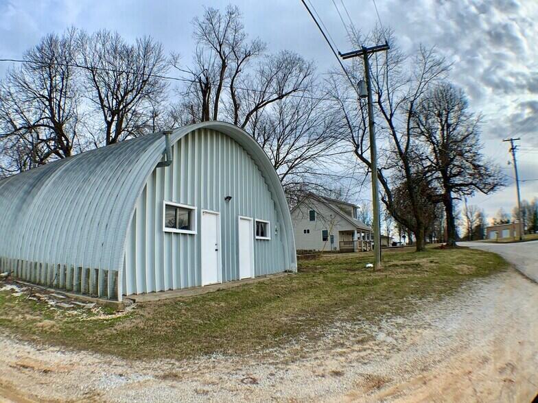 Photo 4 - Commercial Sale for sale – 304  Jefferson Street  Strafford, MO