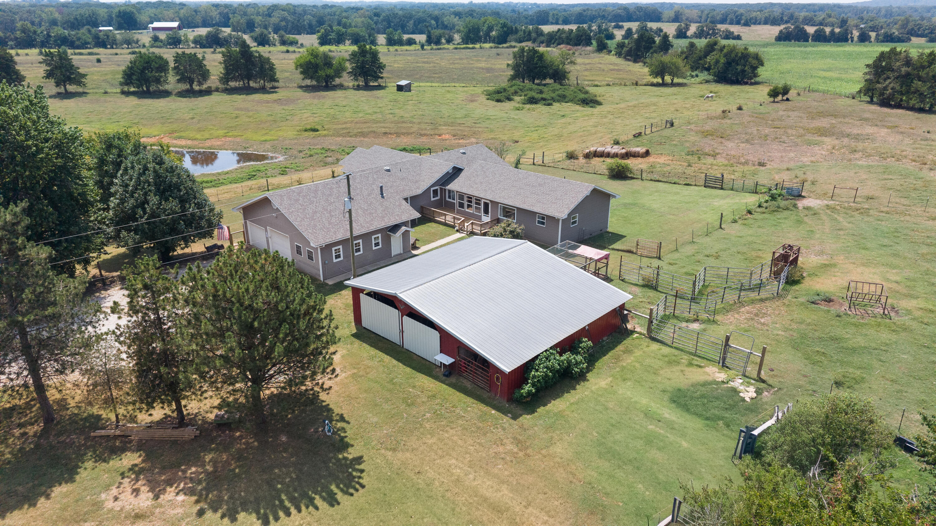 Photo 18 - Residential for sale – 7449  Farm Road 2280   Seligman, MO