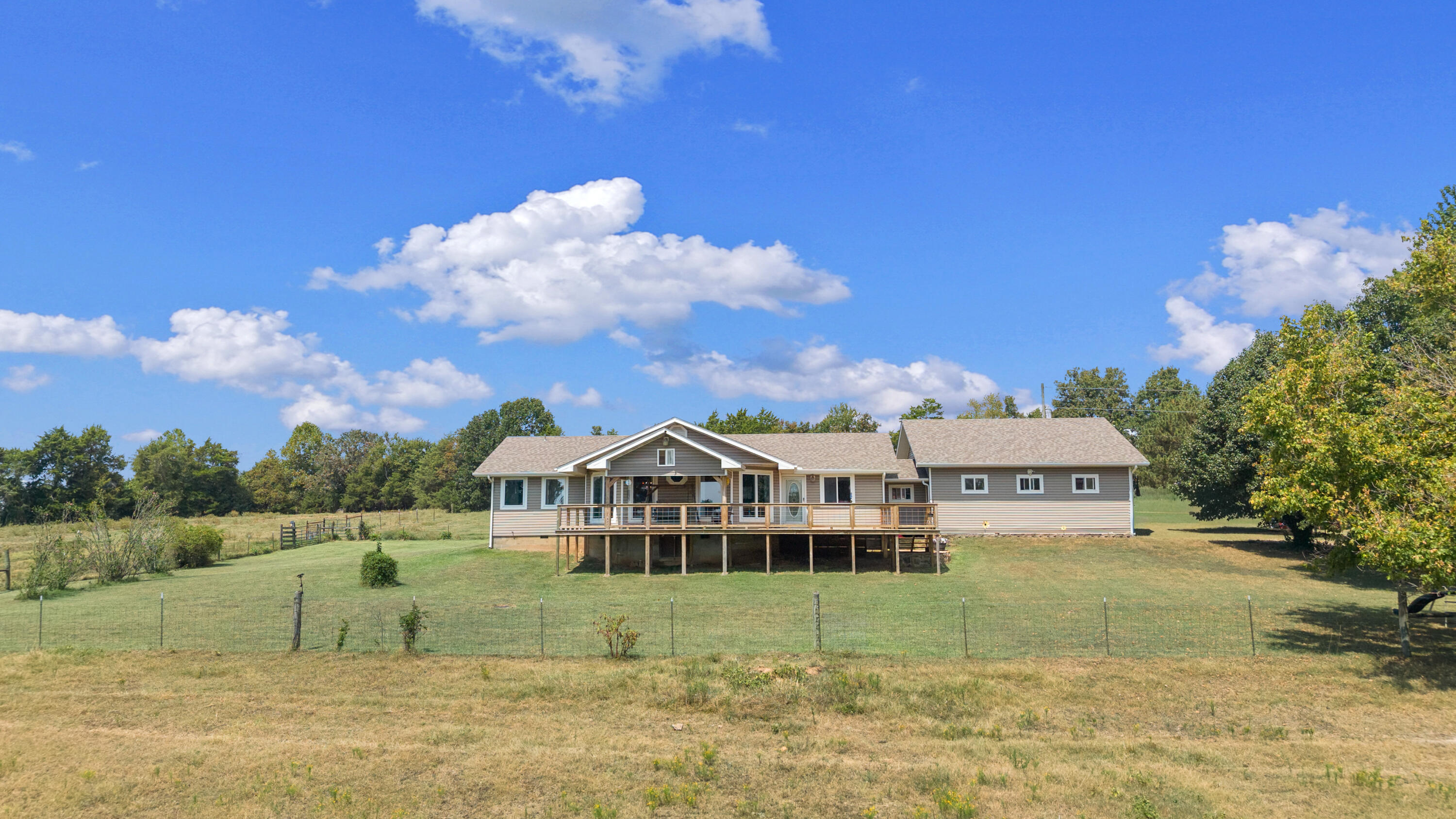 Photo 8 - Residential for sale – 7449  Farm Road 2280   Seligman, MO