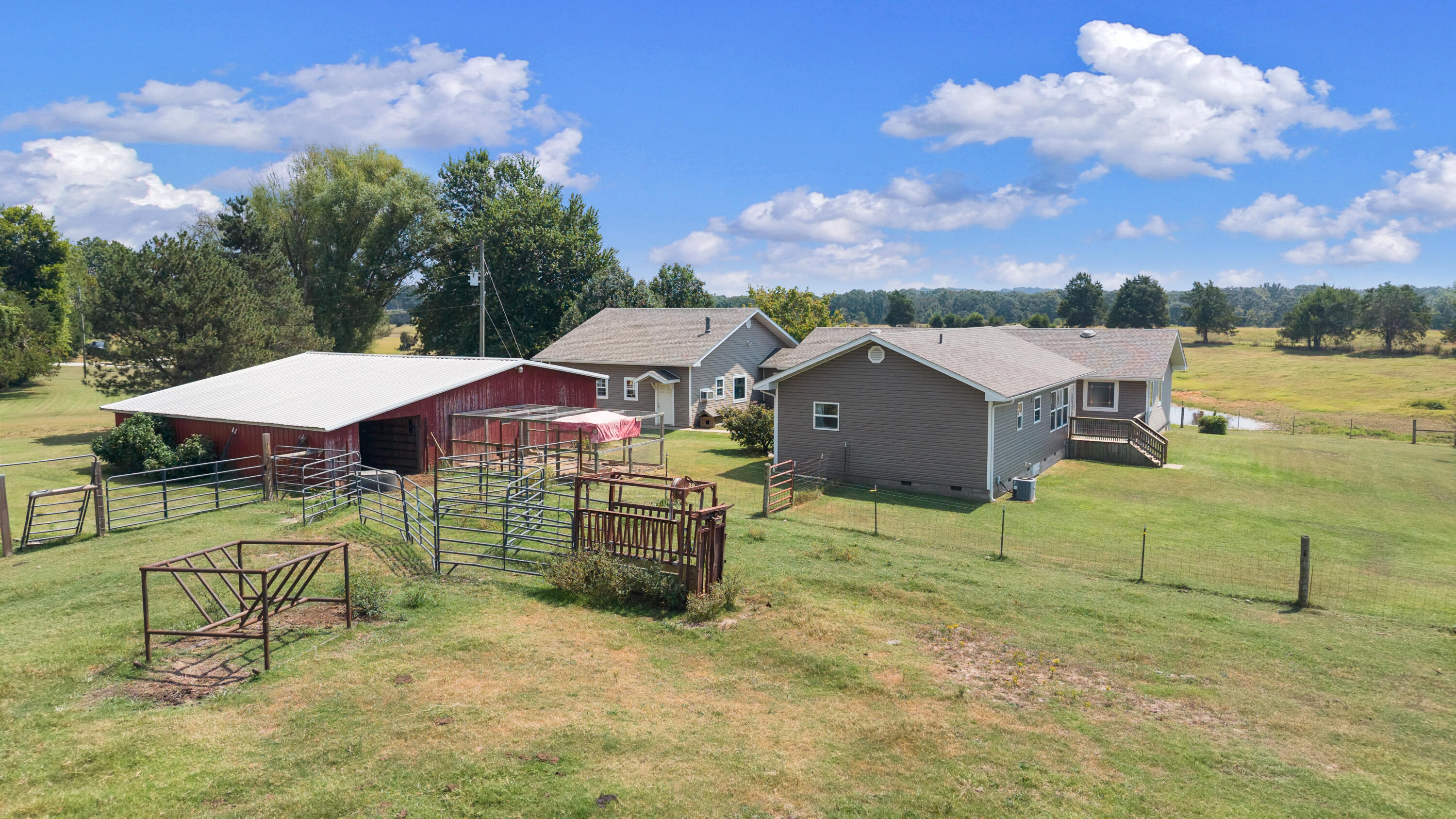 Photo 11 - Residential for sale – 7449  Farm Road 2280   Seligman, MO
