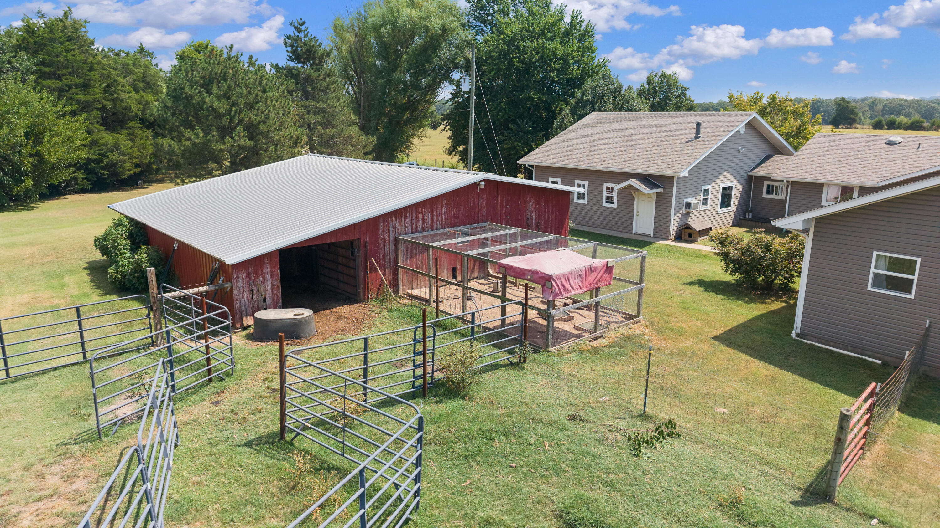 Photo 12 - Residential for sale – 7449  Farm Road 2280   Seligman, MO