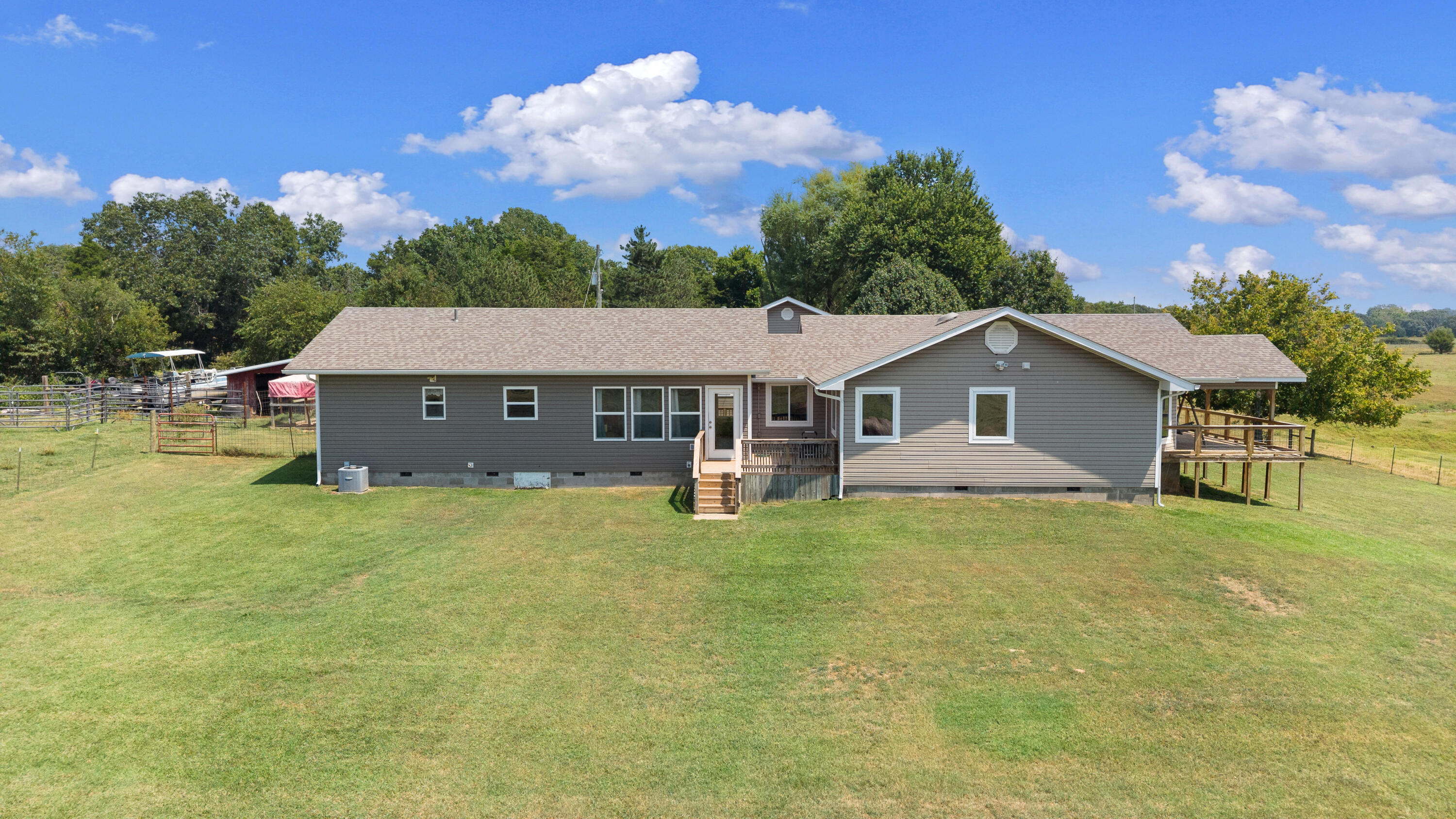 Photo 14 - Residential for sale – 7449  Farm Road 2280   Seligman, MO