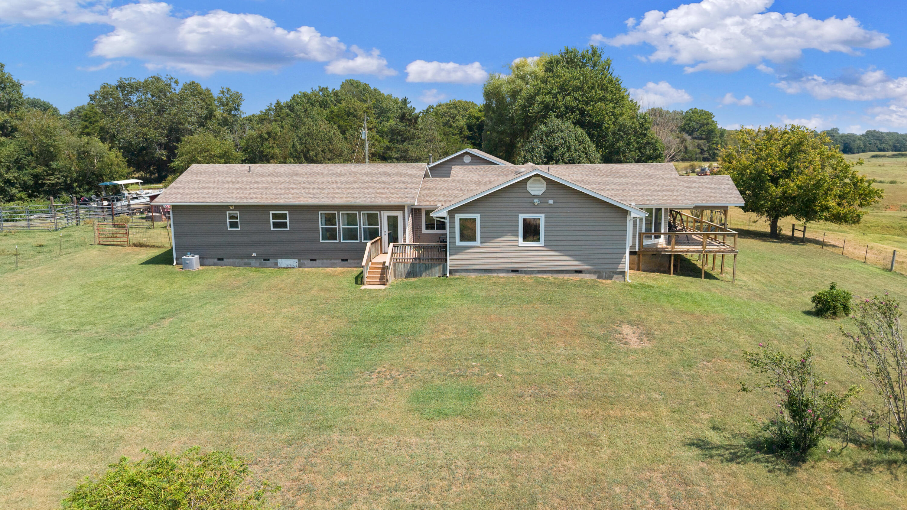 Photo 10 - Residential for sale – 7449  Farm Road 2280   Seligman, MO