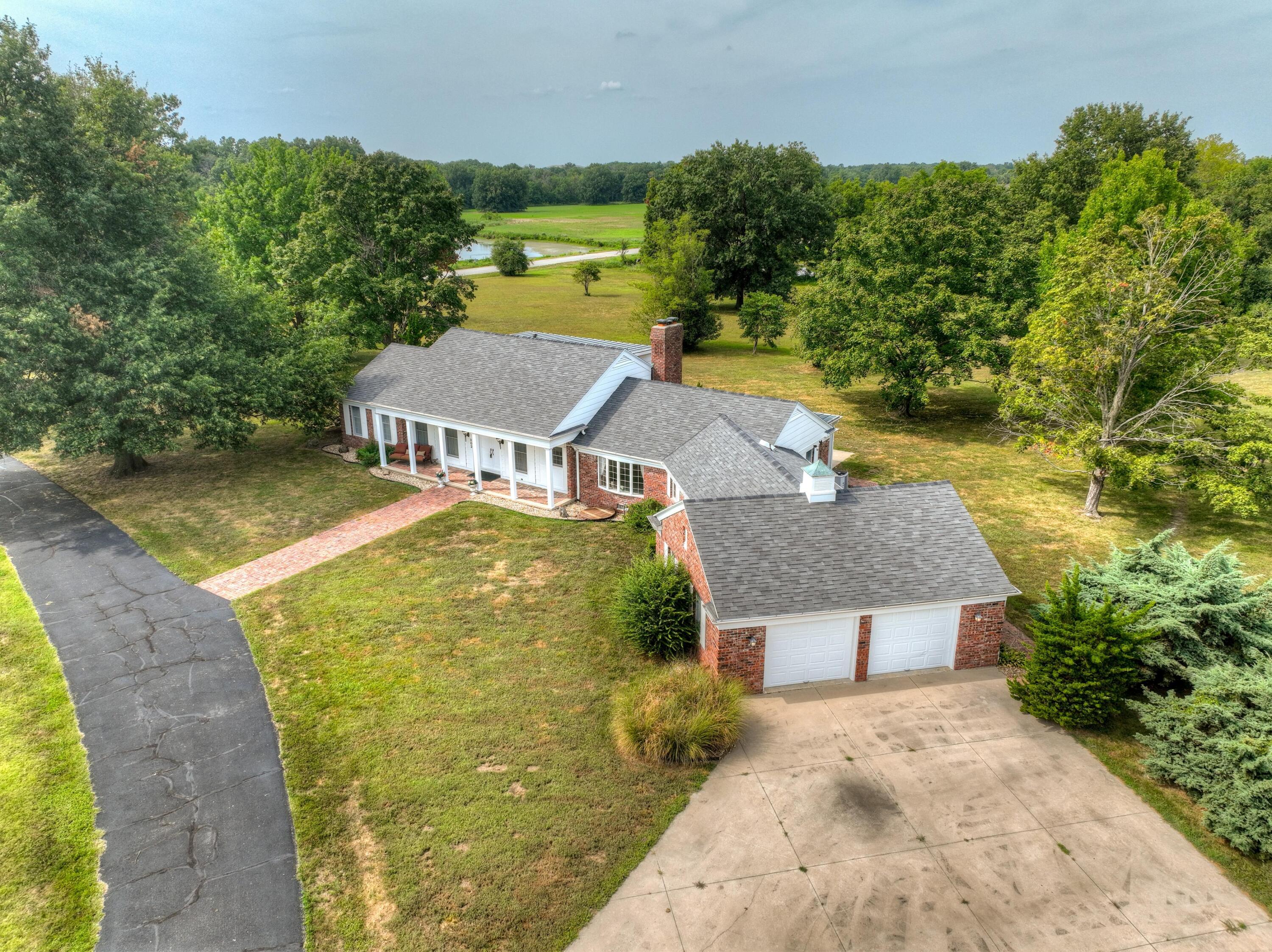 Photo 3 - Residential for sale – 202  Gardner Drive  Lamar, MO