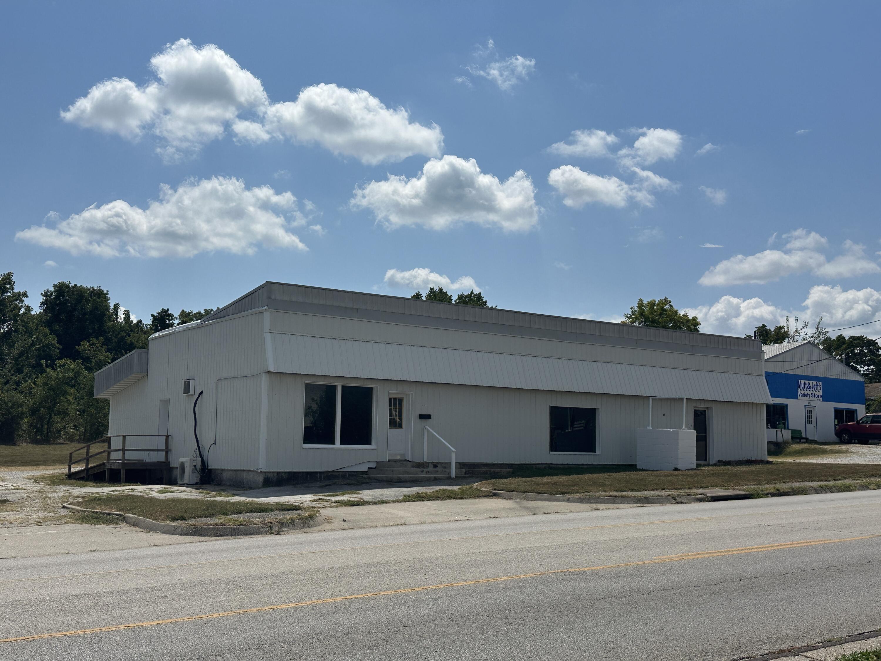 Commercial Sale for sale – 510  U.S. Business 60   Mountain Grove, MO