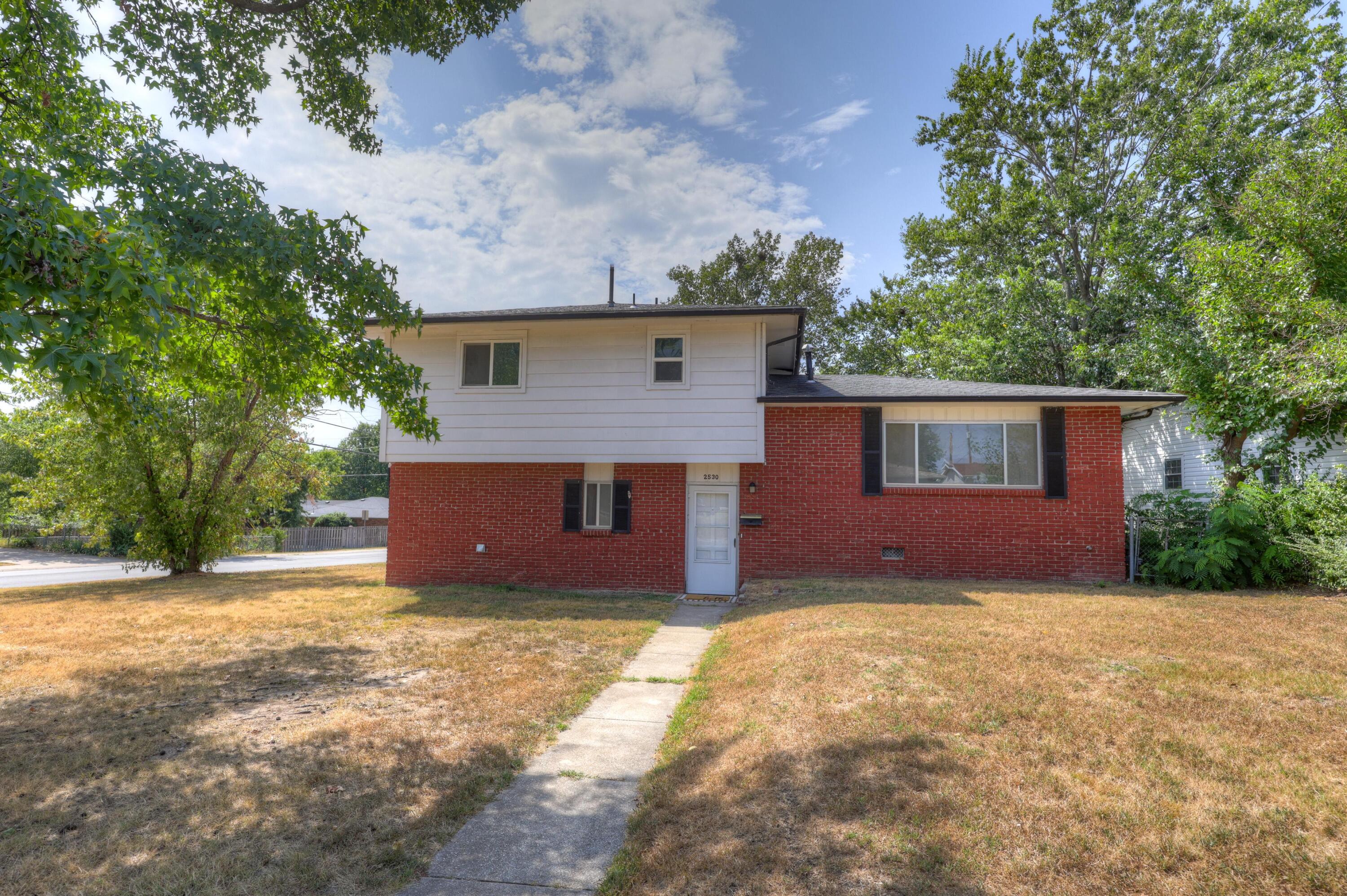Photo 2 - Residential for sale – 2530  New Hampshire Avenue  Joplin, MO
