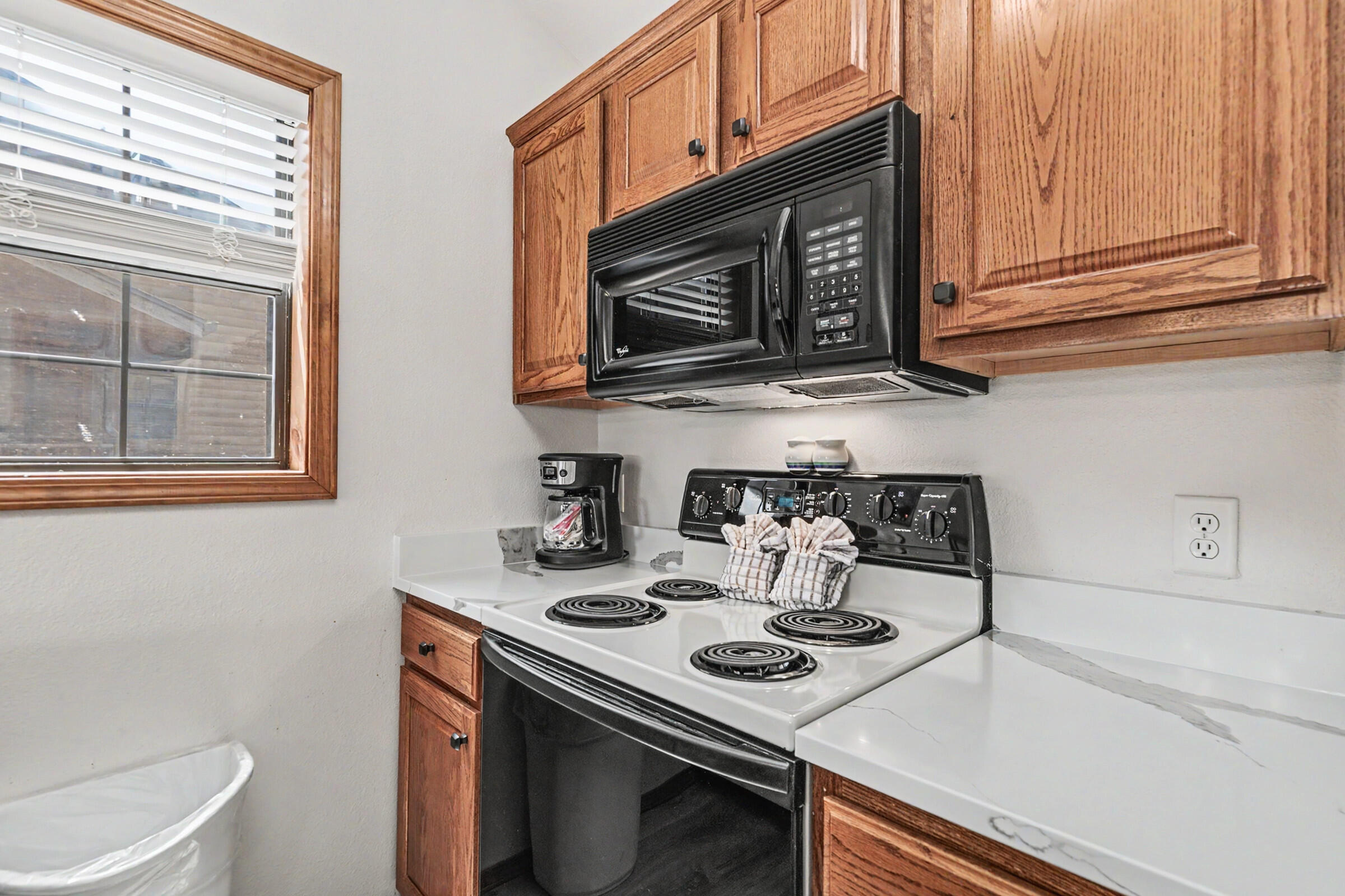 Photo 11 - Residential for sale – 120  Village Trail  Branson, MO