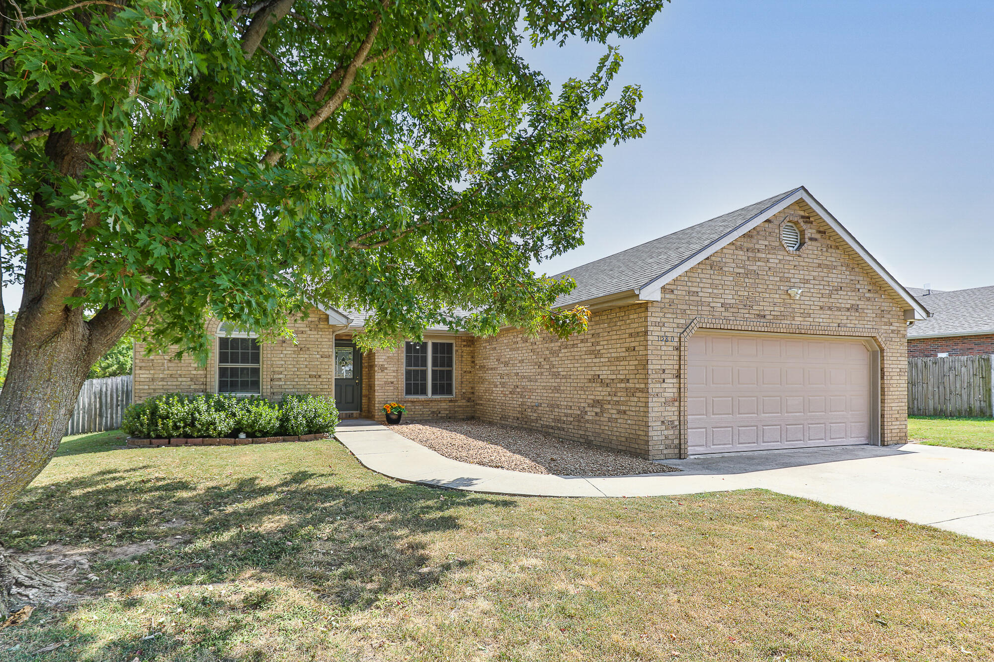 Photo 2 - Residential for sale – 1580 S Mission Avenue  Bolivar, MO
