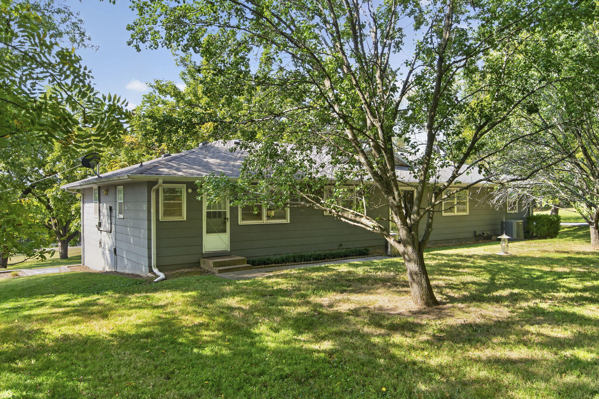Photo 35 - Residential for sale – 1075 W Farm Road 178   Springfield, MO