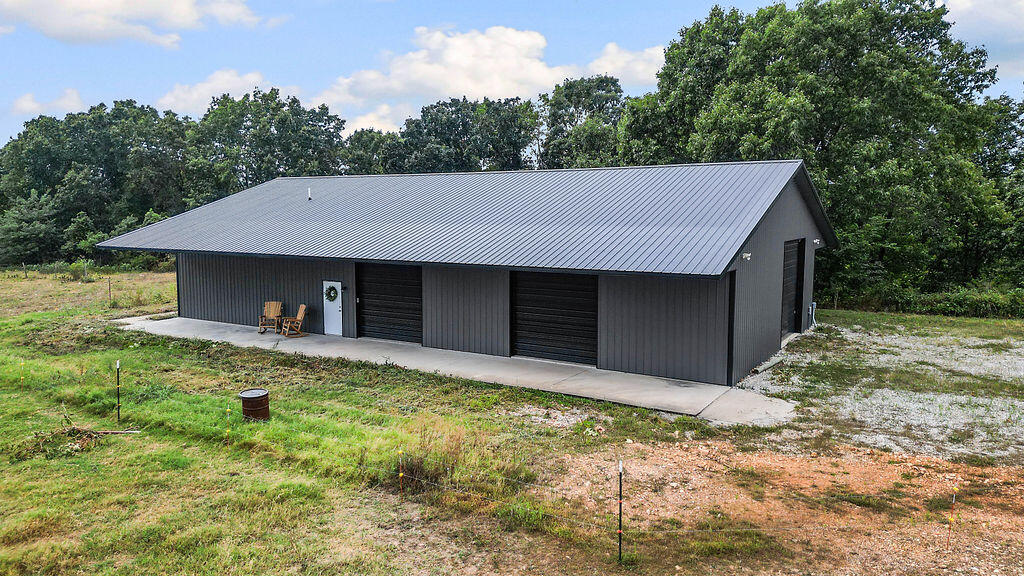 Photo 19 - Residential for sale – 4365  Farm Road 2290   Seligman, MO