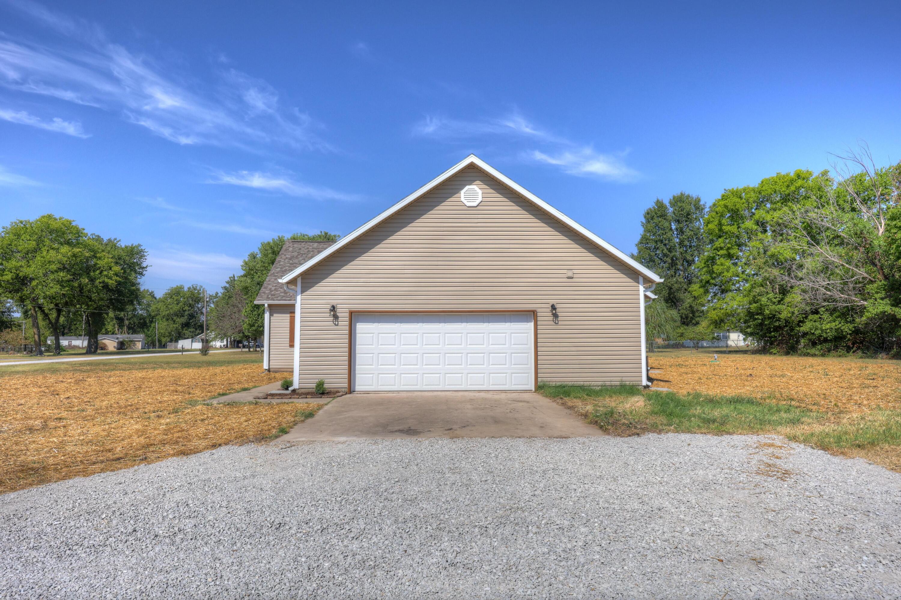 Photo 9 - Residential for sale – 21419  Jester Lane  Webb City, MO