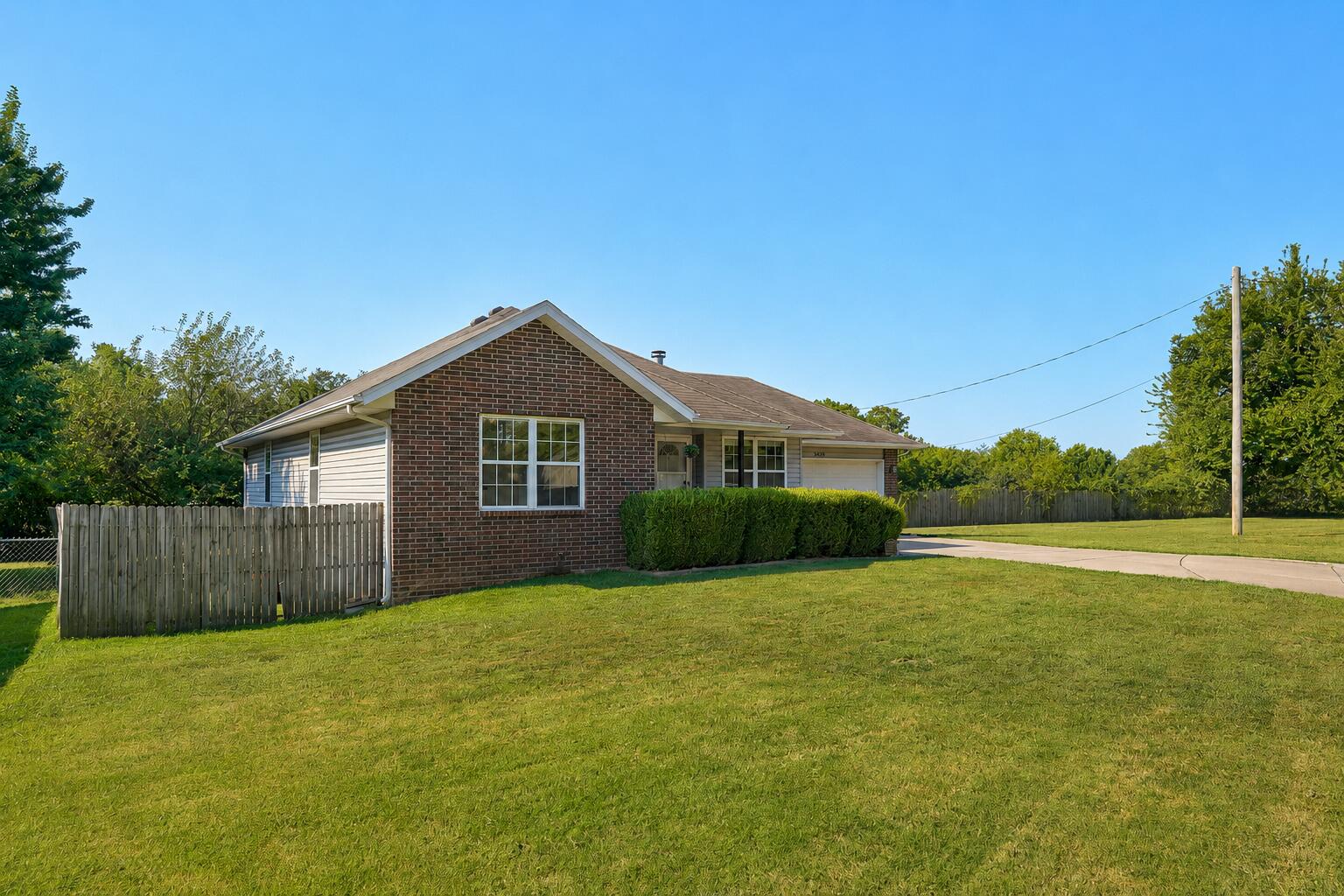 Photo 3 - Residential for sale – 3430 W Riverside Street  Springfield, MO